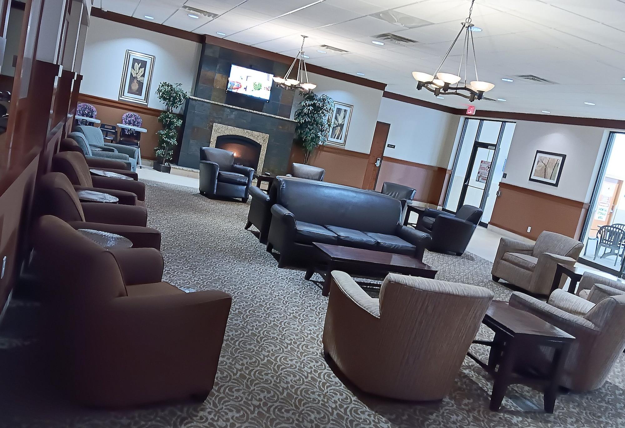 Vista Lobby Baymont by Wyndham Jamestown Conference Center & Water Park
