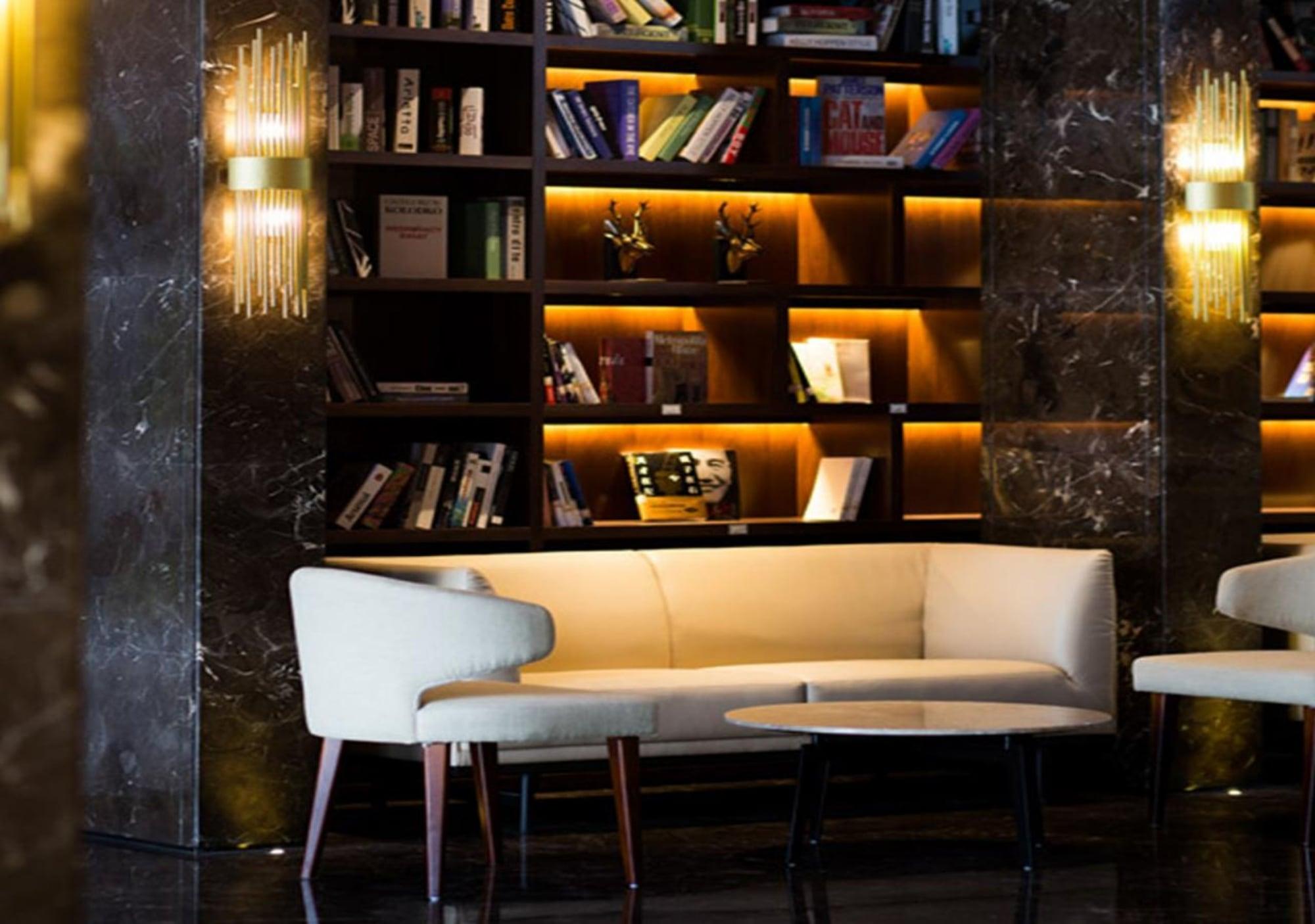 Bar/Salón BBHOL Elegant Hotel