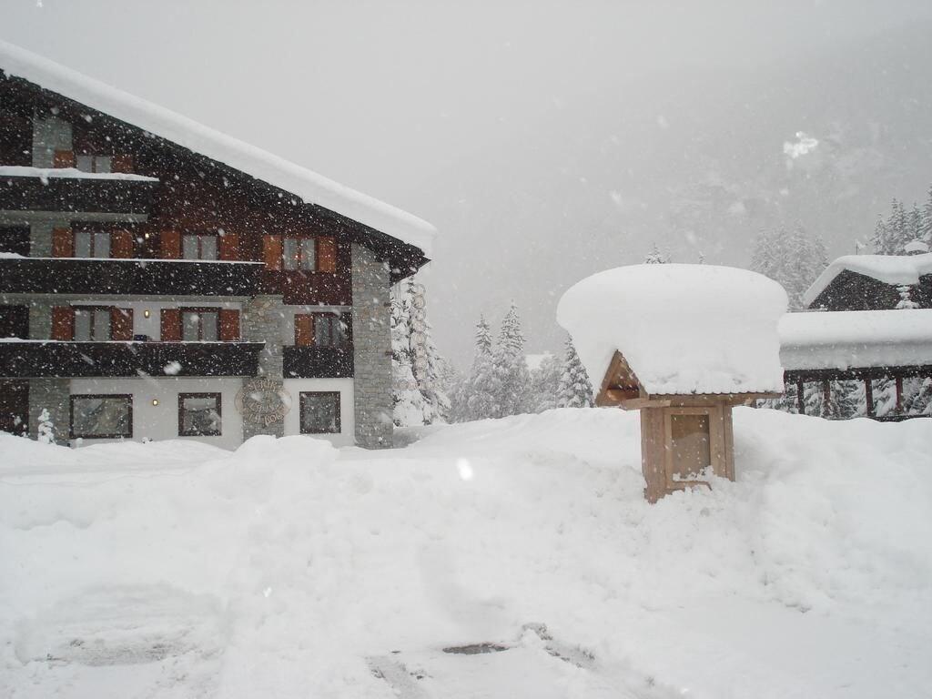 Vista Exterior Hotel La Rouja