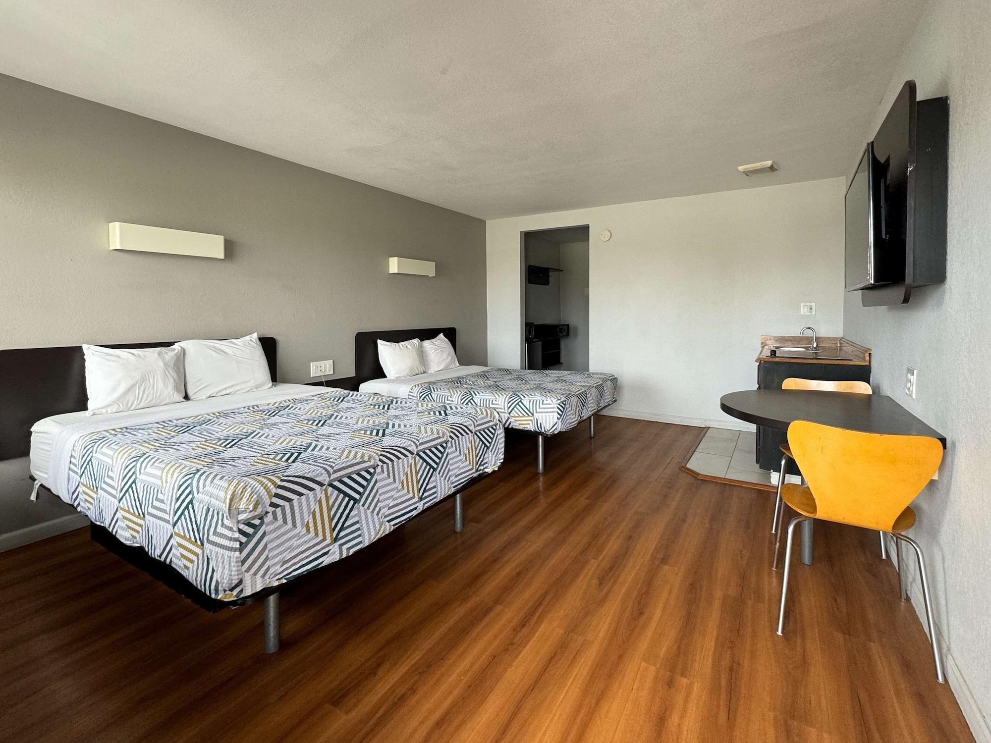 Set de Habitación Motel 6 Delano, CA