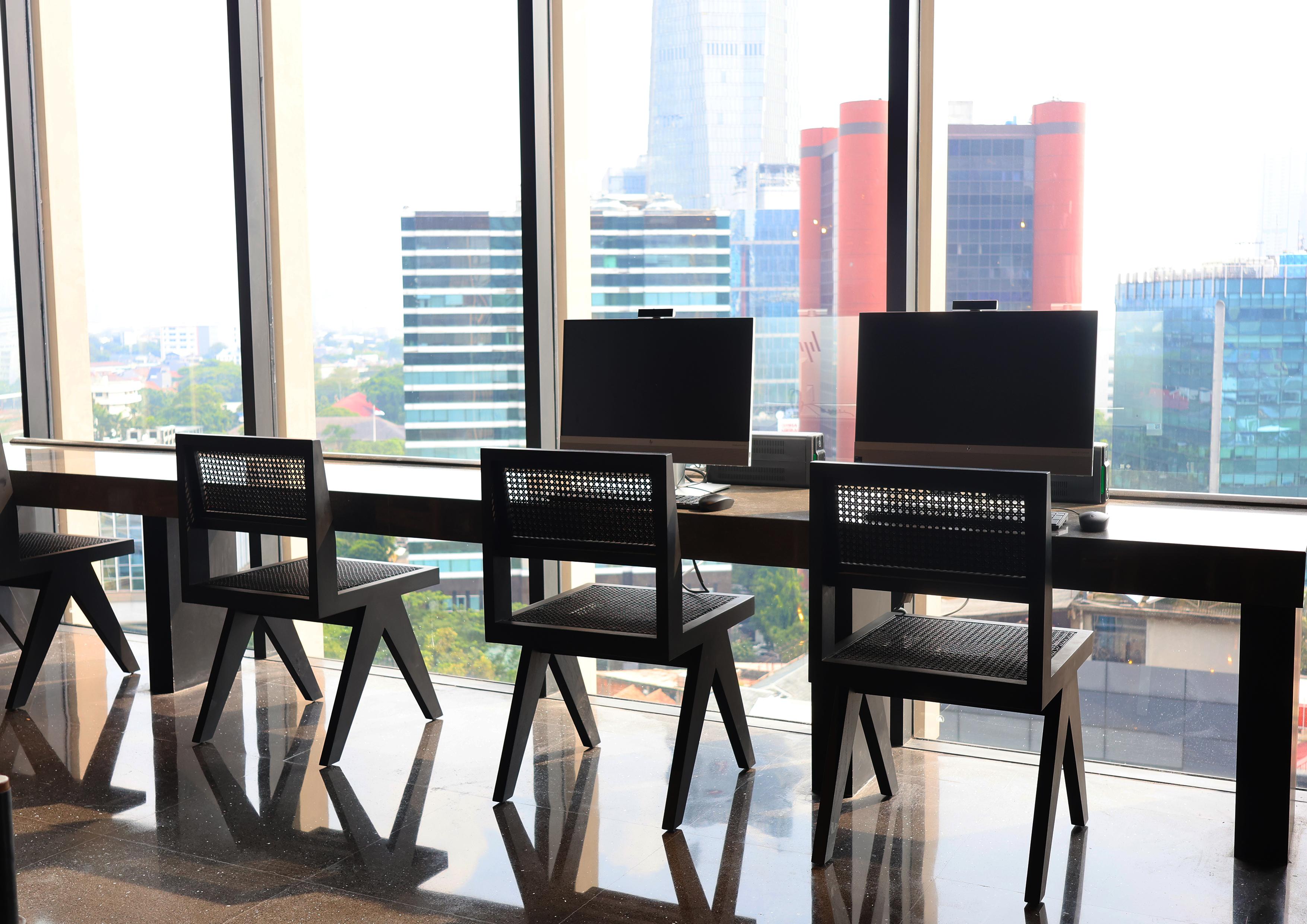 Vista Lobby Swissôtel Living Jakarta Mega Kuningan