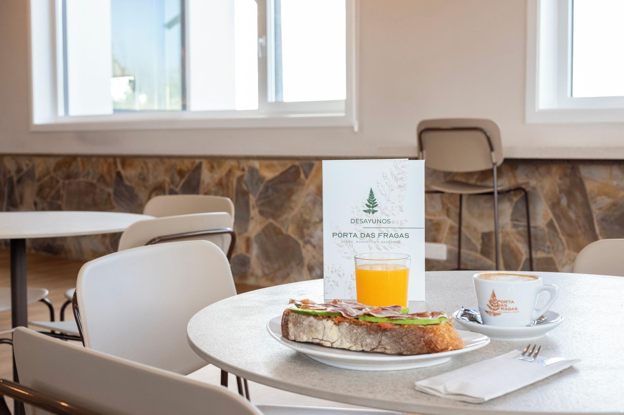 Bar/Salón SNÖ Porta das Fragas