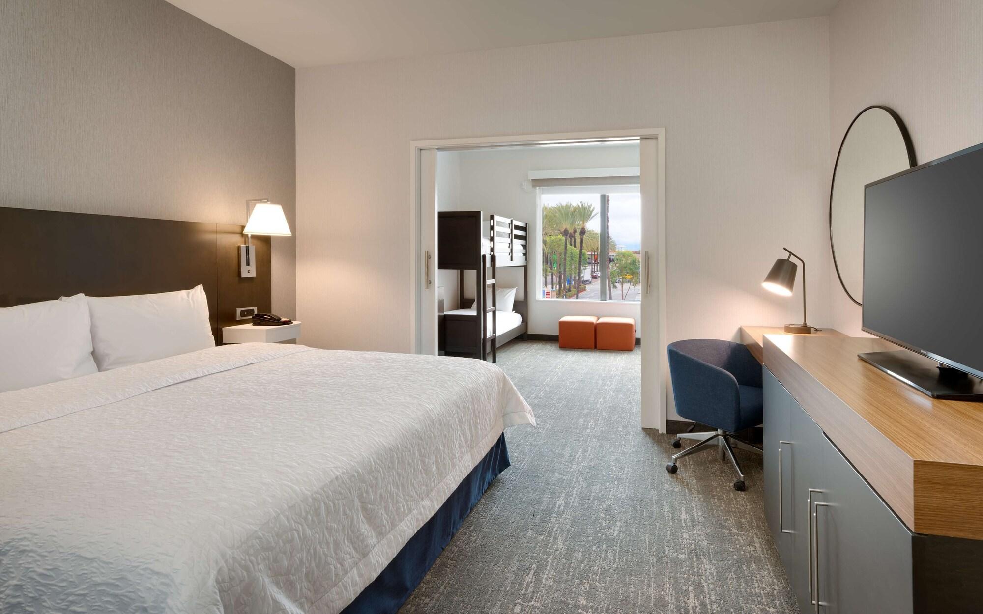 Acessórios de Quarto Hampton Inn  & Suites Anaheim Resort Convention Center