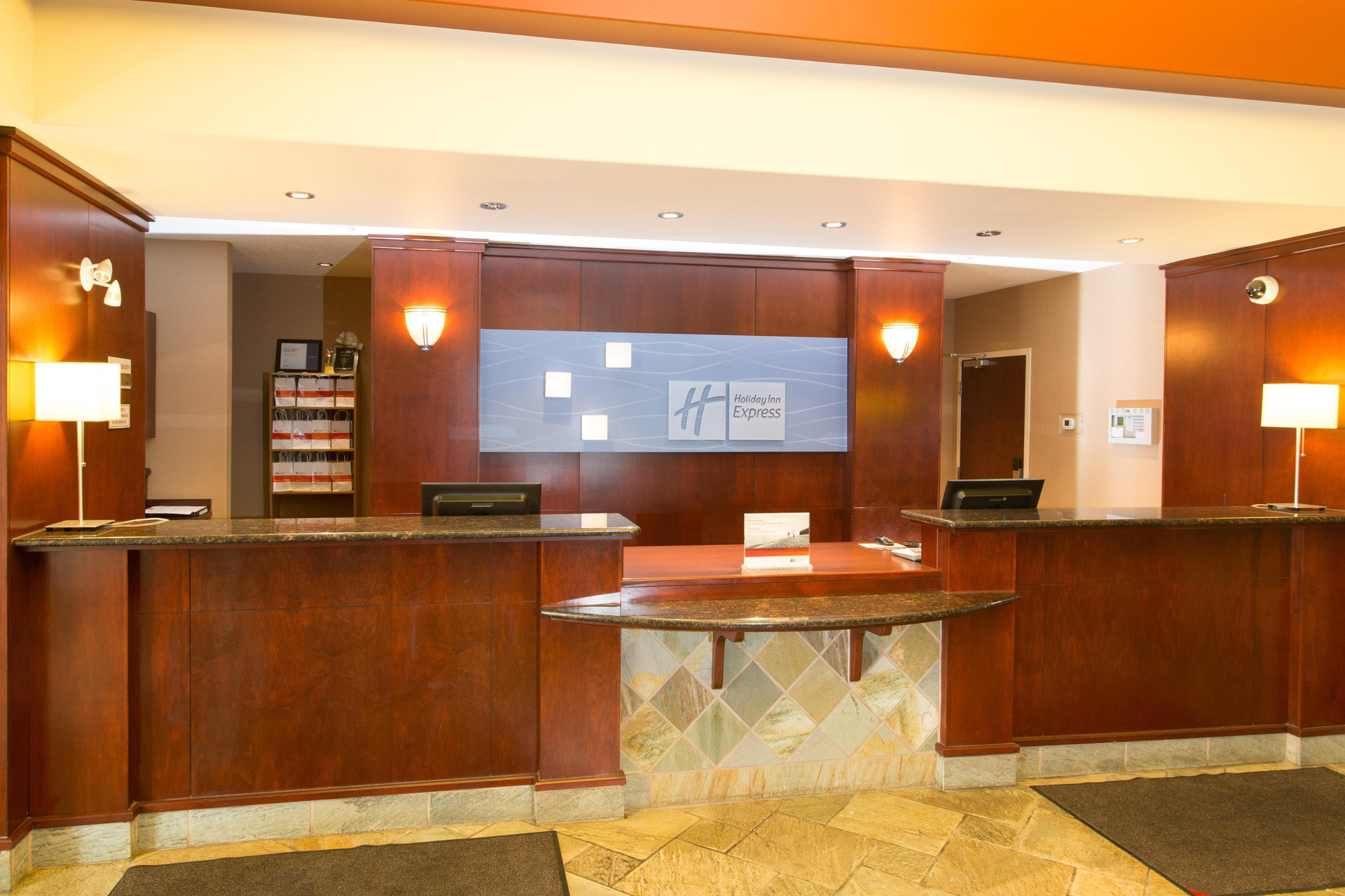 Vista Exterior Holiday Inn Express & Suites Slave Lake by IHG