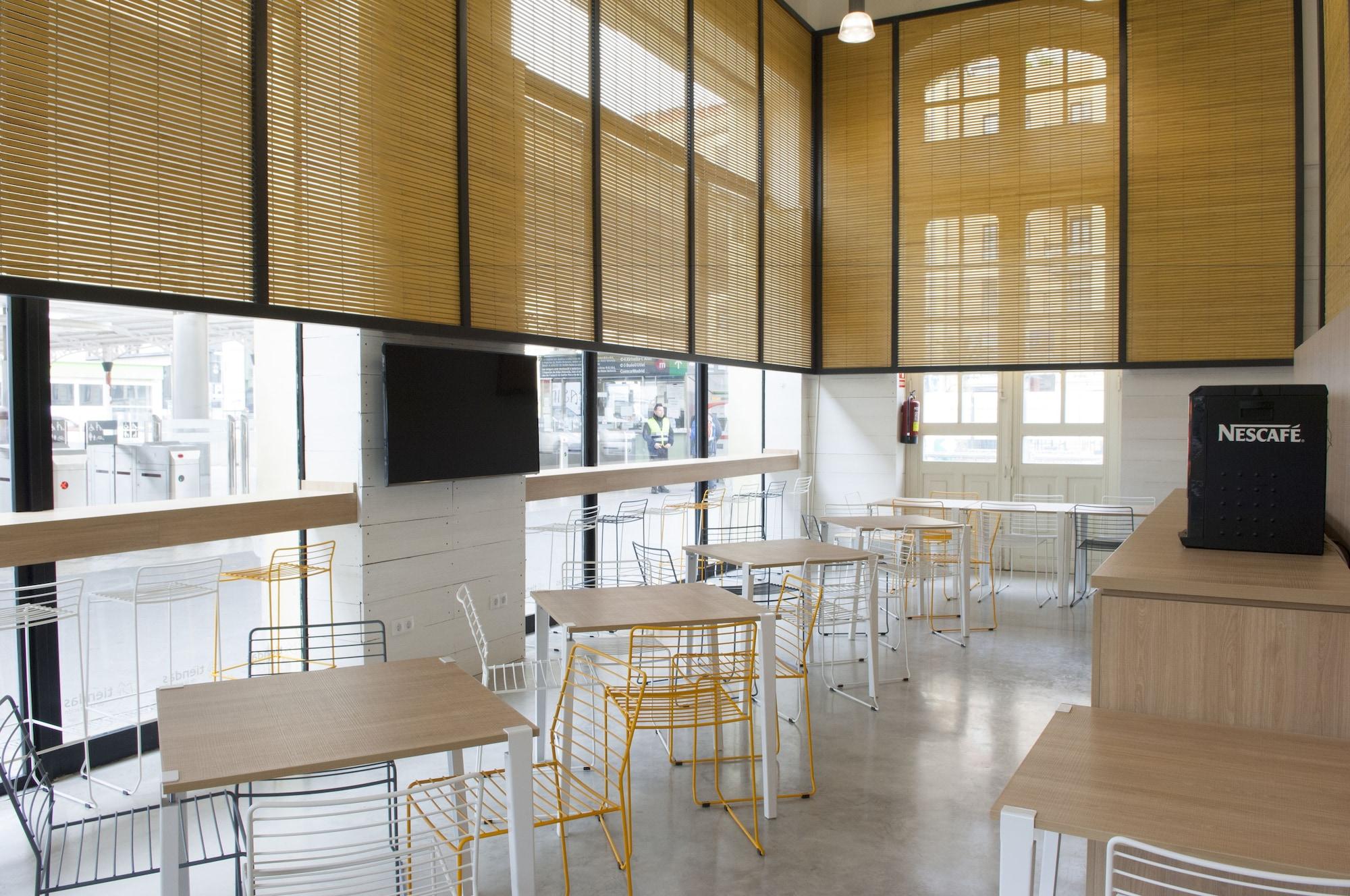 Restaurant Up Station Hostel