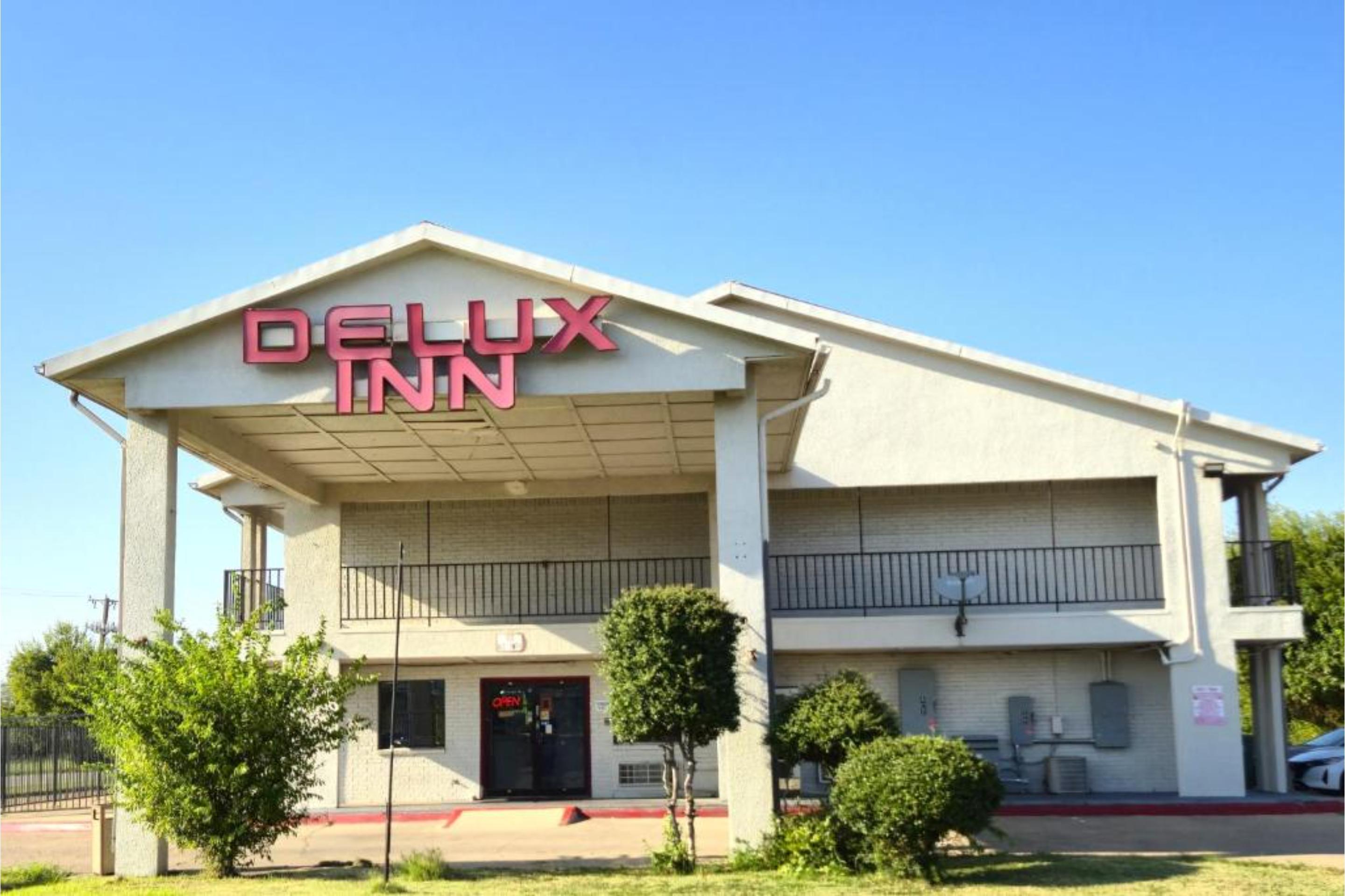 Vista Exterior Deluxe Inn Motel By Oyo Grand Prairie Interstate 30
