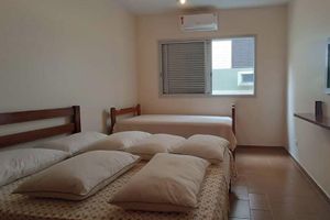 Casas - Spacious apartment just 5 minutes from Enseada beach