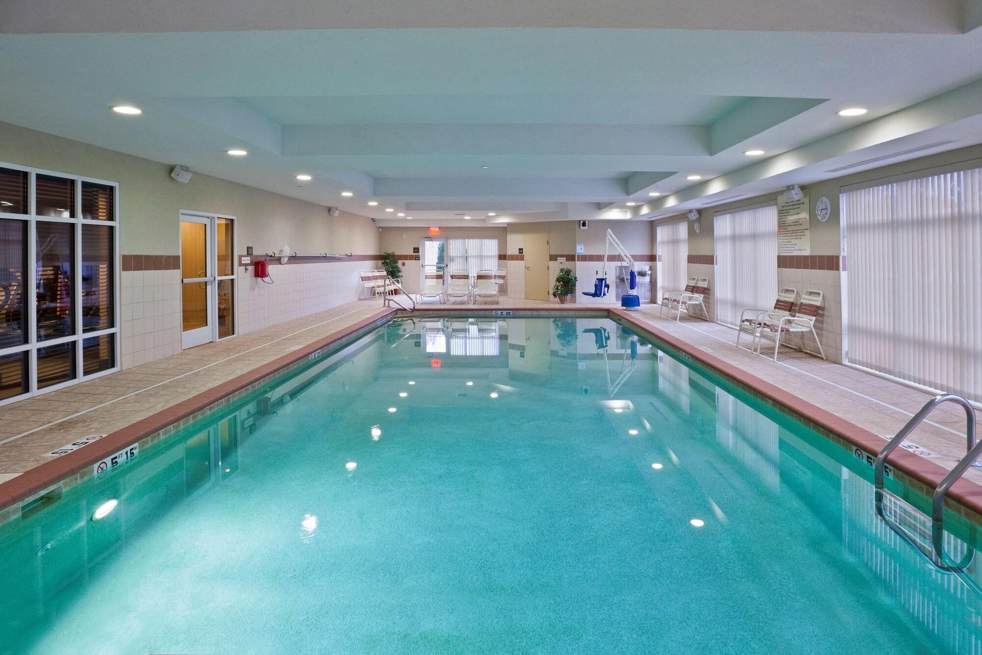 Vista Piscina Hampton Inn Matamoras/Milford