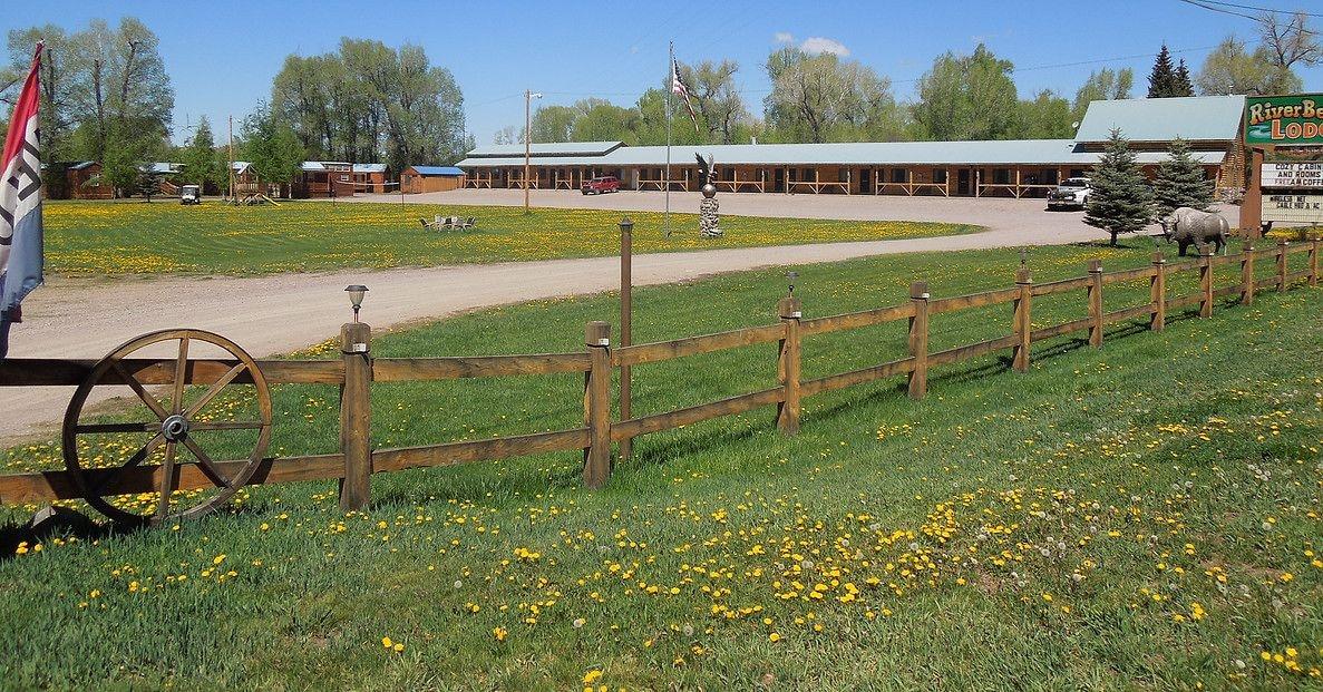 Varios Chama River Bend Lodge