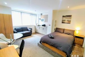 Alquiler Vacacional - City Centre Studio Close to Train Station