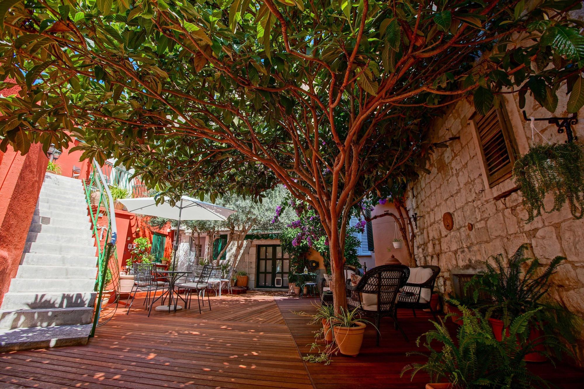 Varios Zephyrus Boutique Accommodation