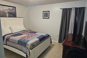 Alquiler Vacacional - 2 bed 2 bath, Whole apartment, fully stocked kitchen and baths.