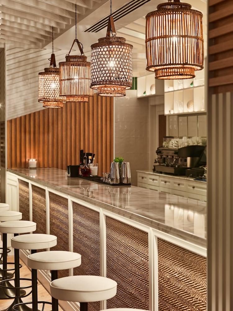 Bar/Salón Kata Bai D Inn