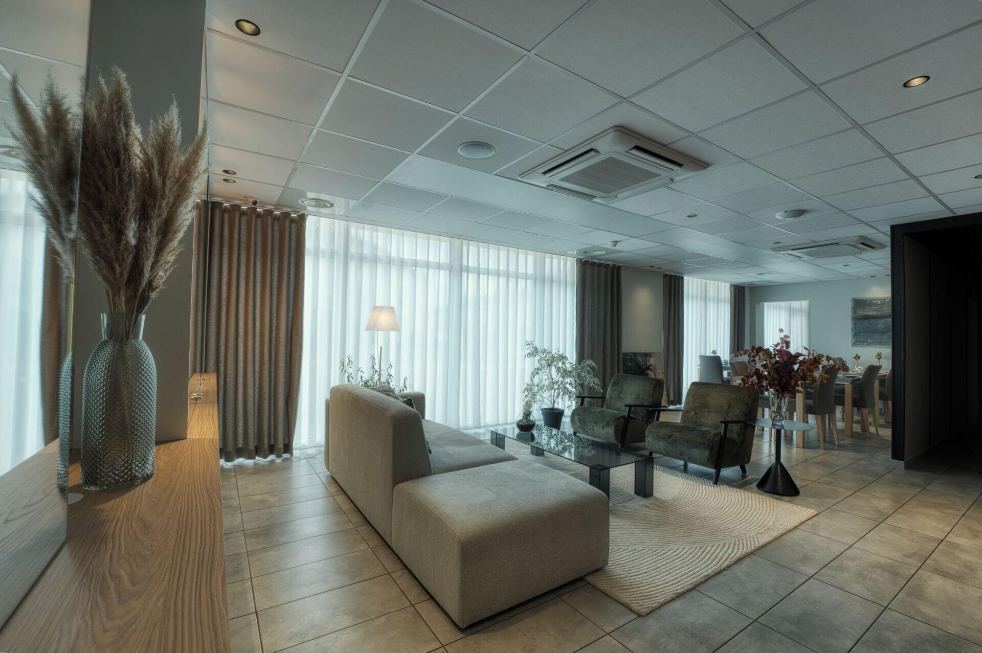 Varios Hotel A la 12