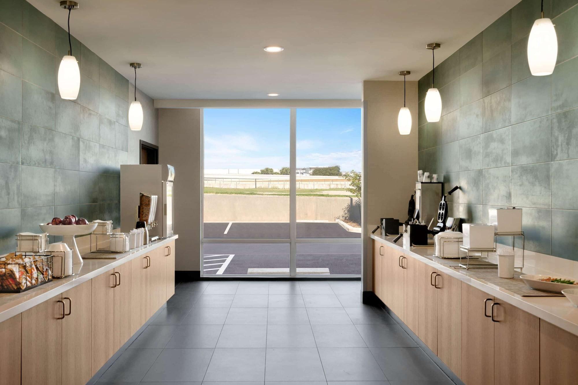 Restaurant La Quinta Inn & Suites by Wyndham San Antonio Seaworld/LAFB