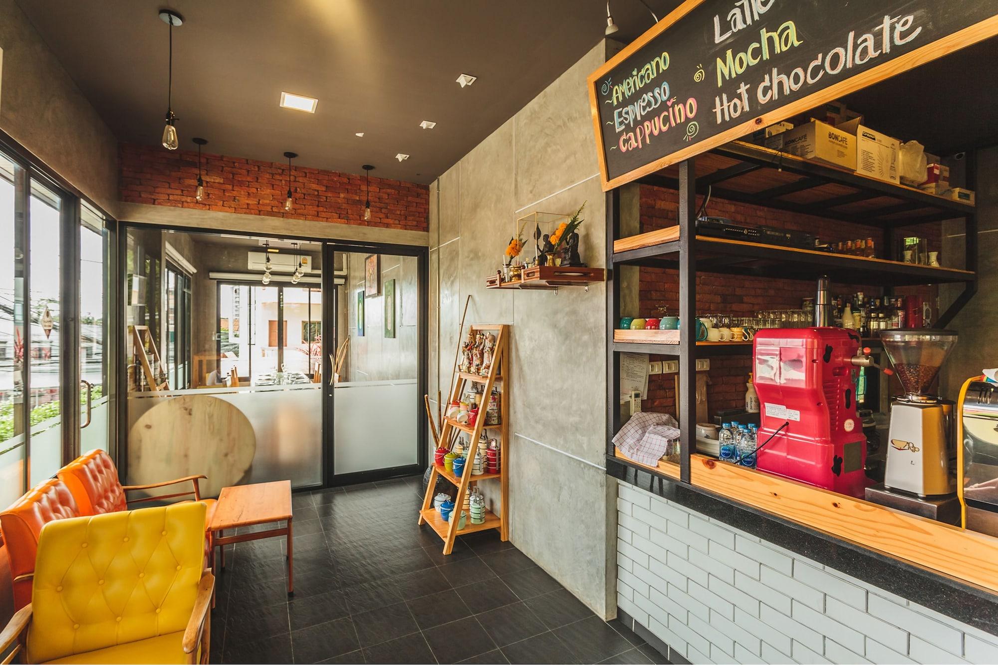 Bar/Salón Condo in Karon in Chic Condo - Unit A403