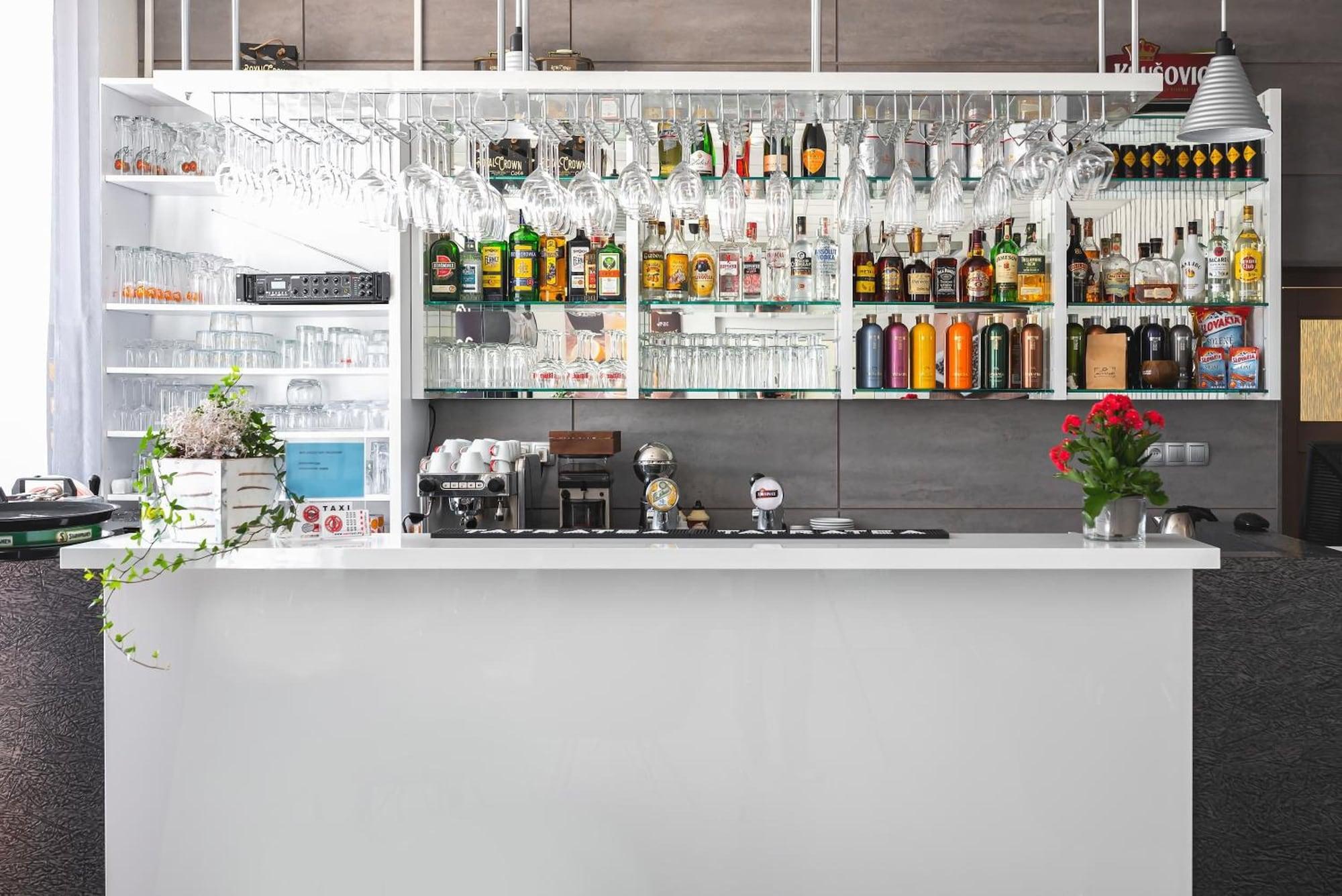 Bar/Salón Garni Hotel 31