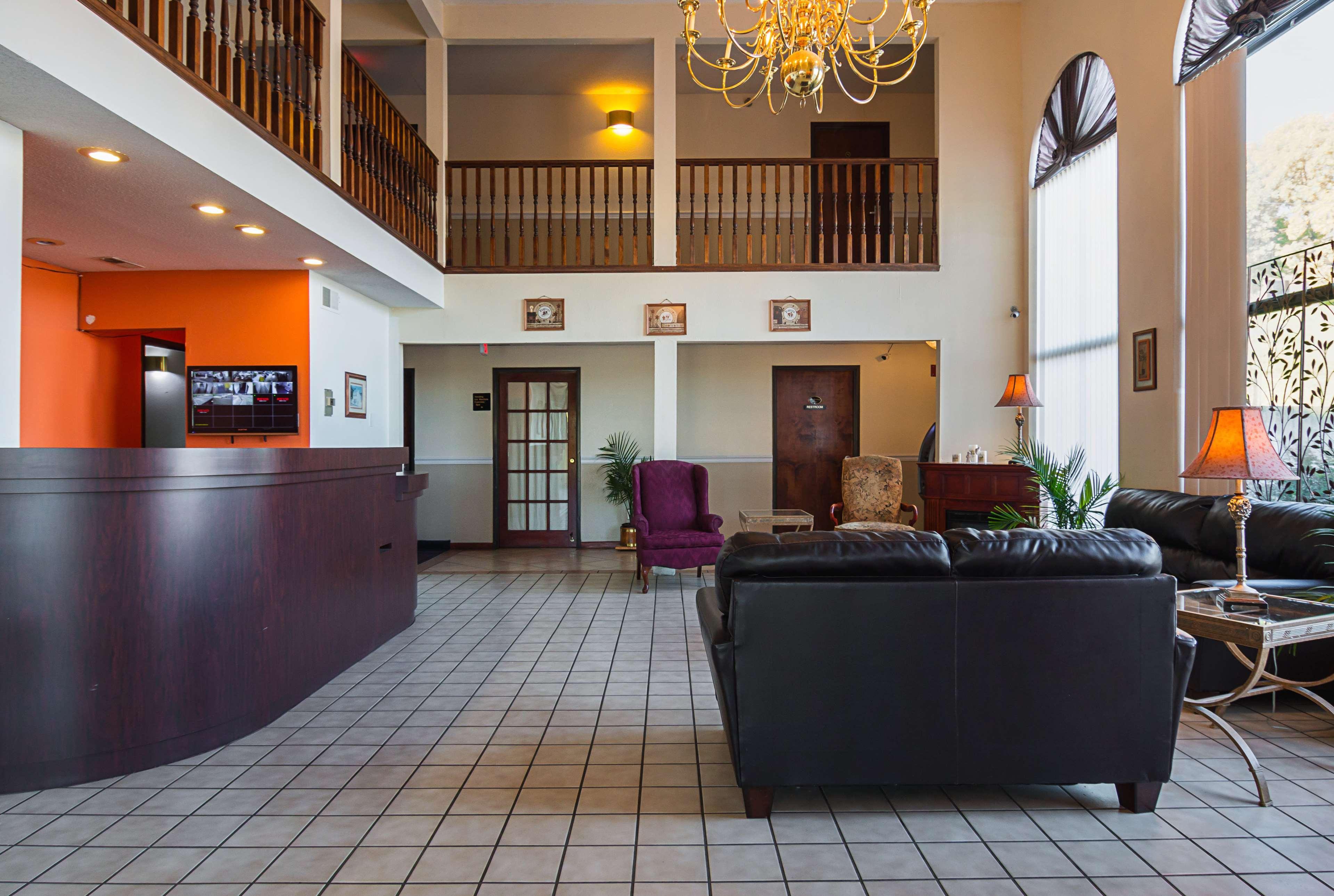Vista Lobby Motel 6 Hannibal, MO