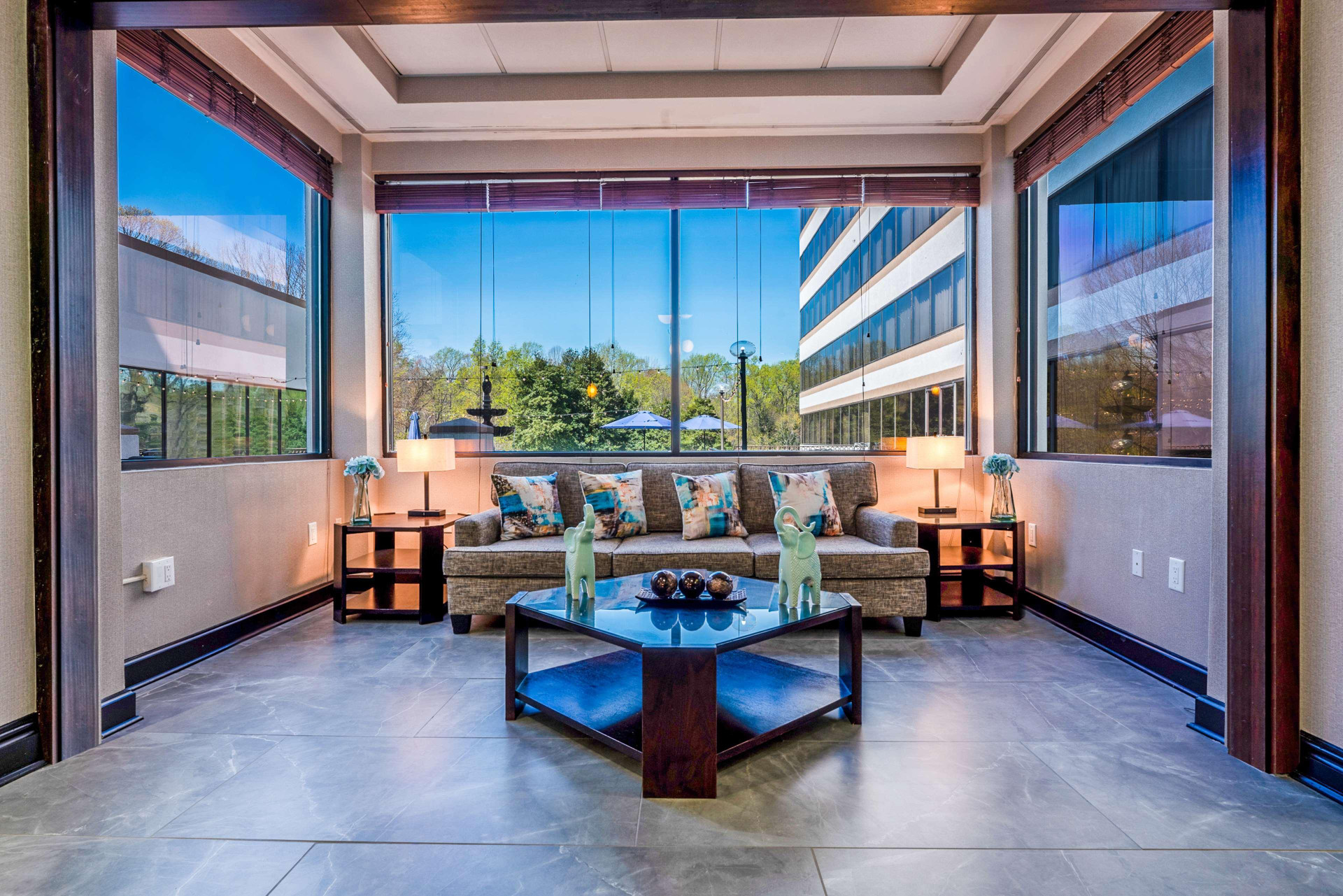 Vista Exterior DoubleTree by Hilton South Charlotte Tyvola