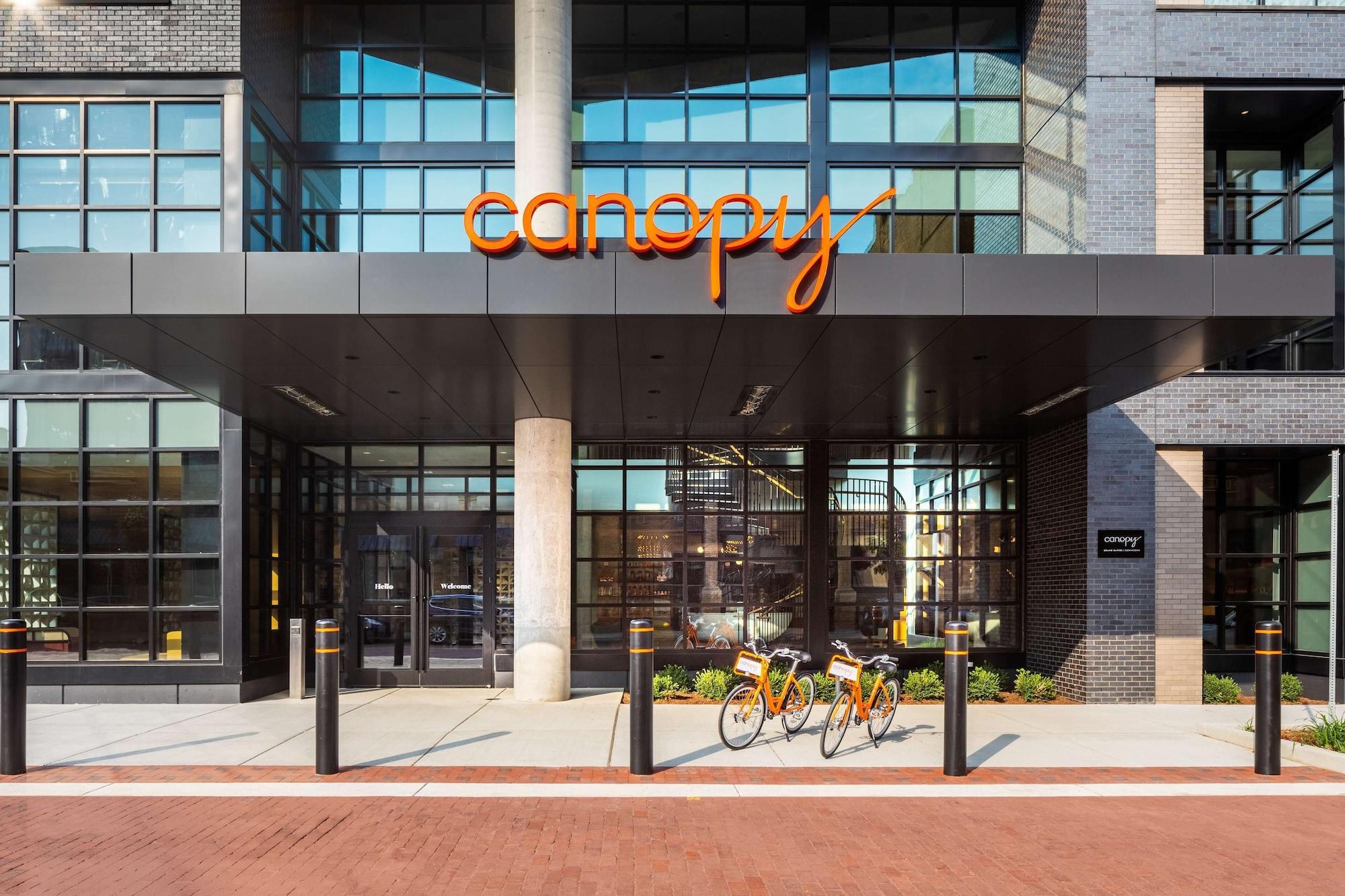 Vista Exterior Canopy by Hilton Grand Rapids Downtown