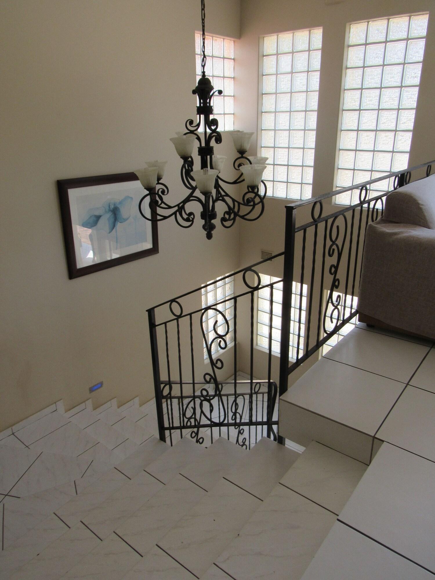 Vista Lobby Fairways Hotel