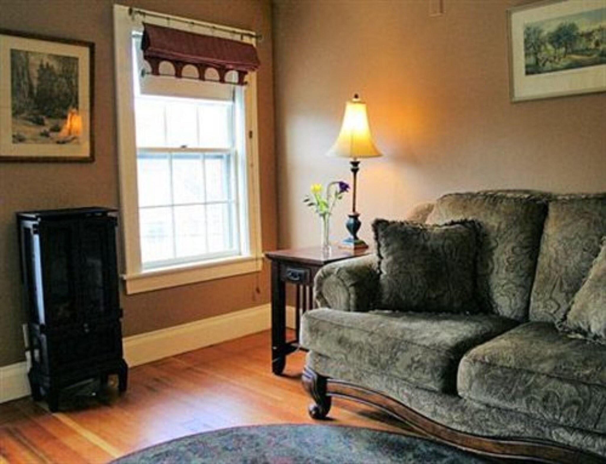 Vista Lobby Wildcat Inn & Tavern