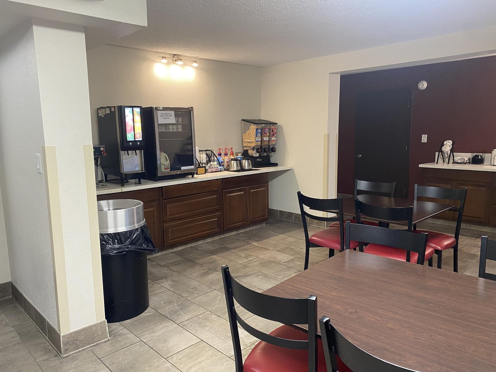 Restaurant Red Roof Inn Roanoke Rapids