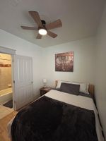 Alquiler Vacacional - Top floor Uptown apartment!
Pet friendly in a lively neighborhood