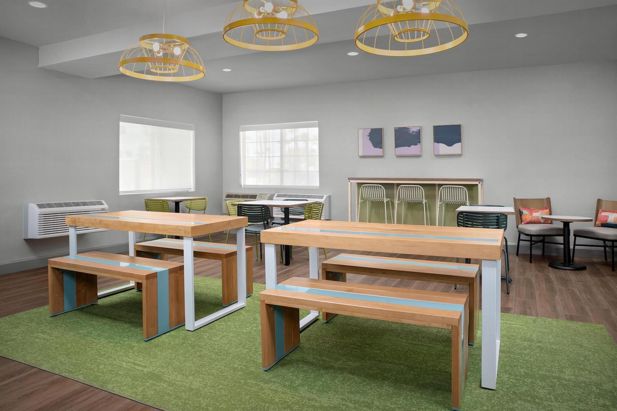 Restaurant Spark By Hilton Tucson Airport