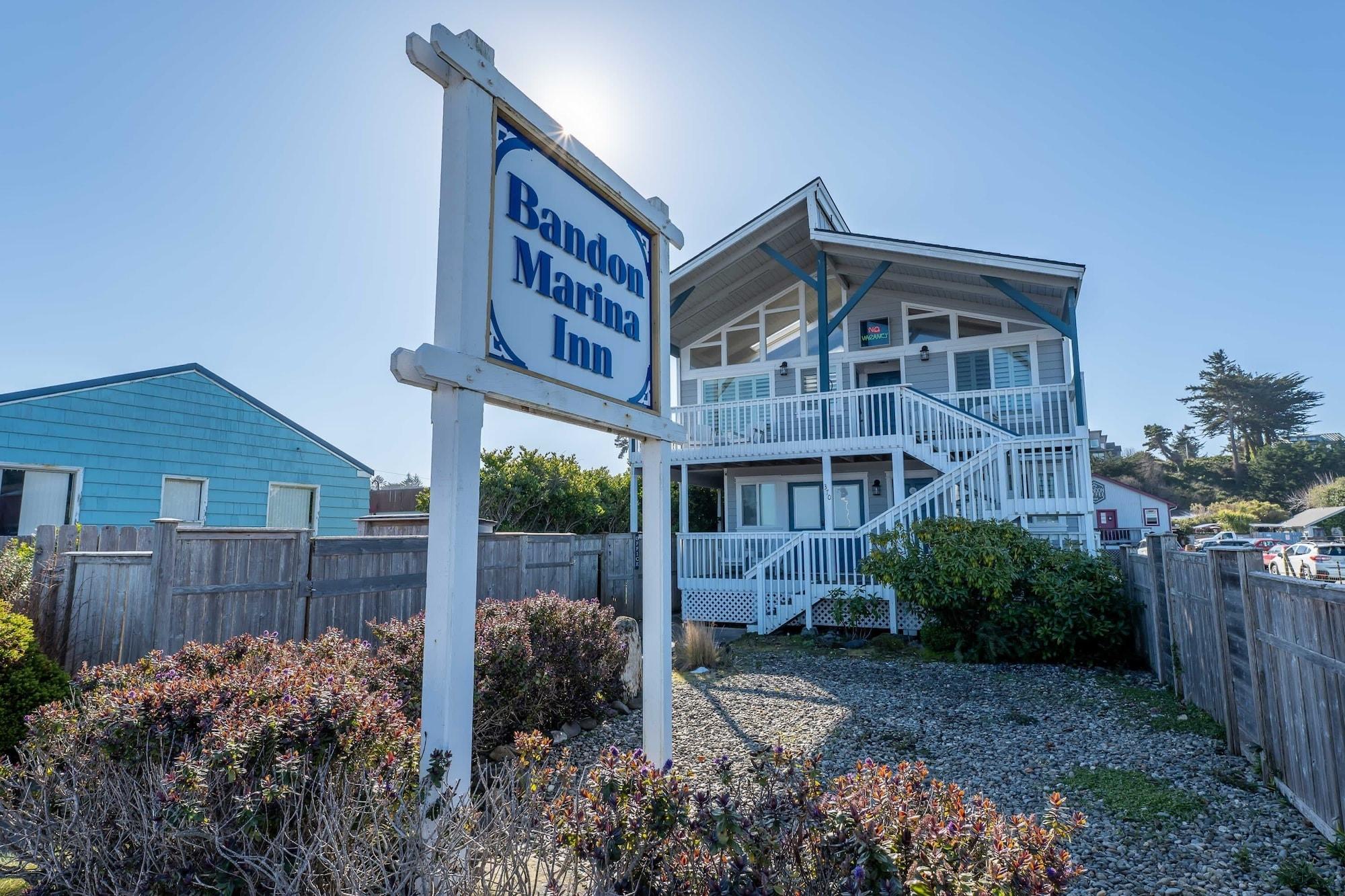 Vista Exterior Bandon Marina Inn