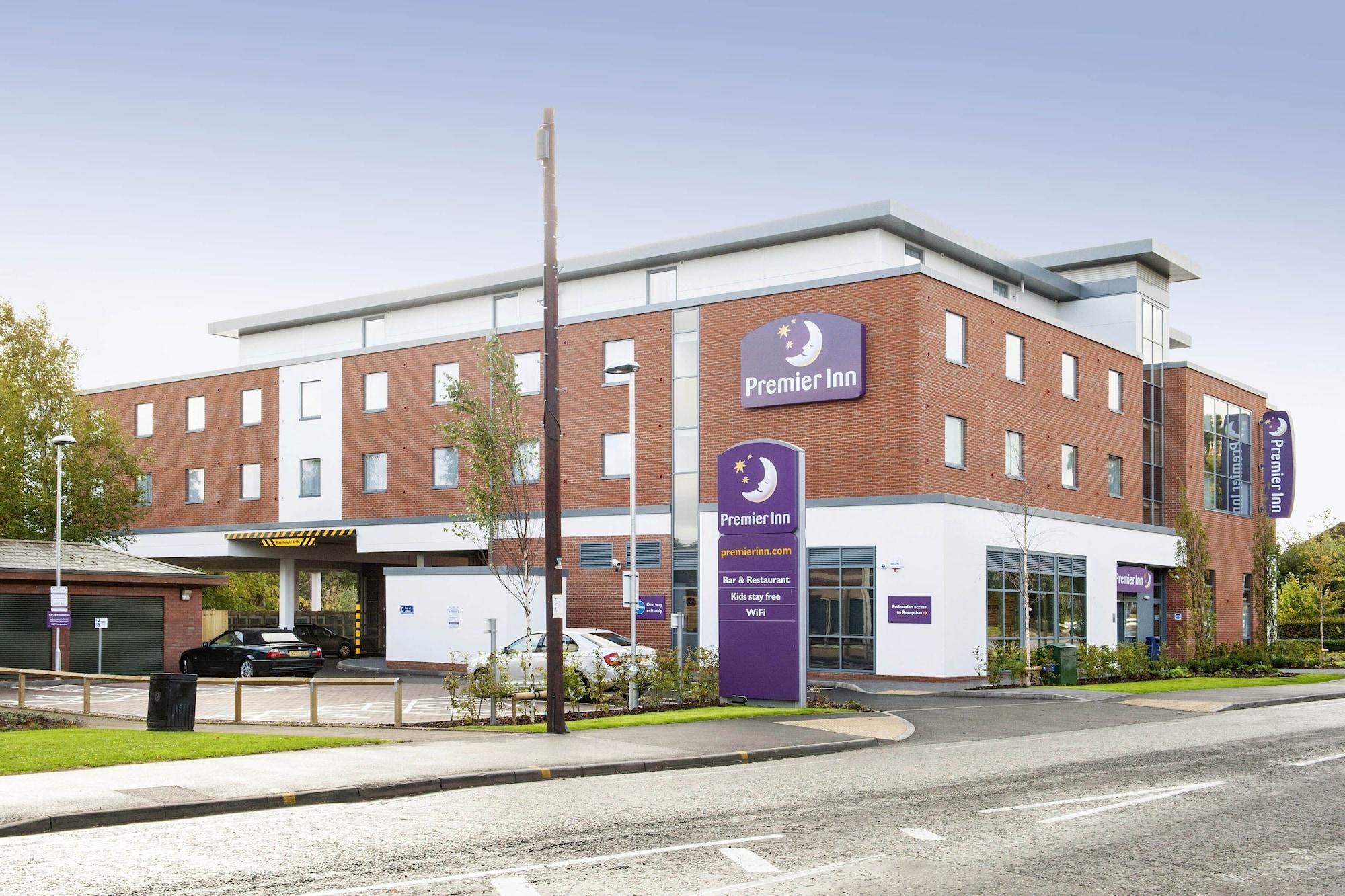 Vista Exterior Premier Inn Fleet