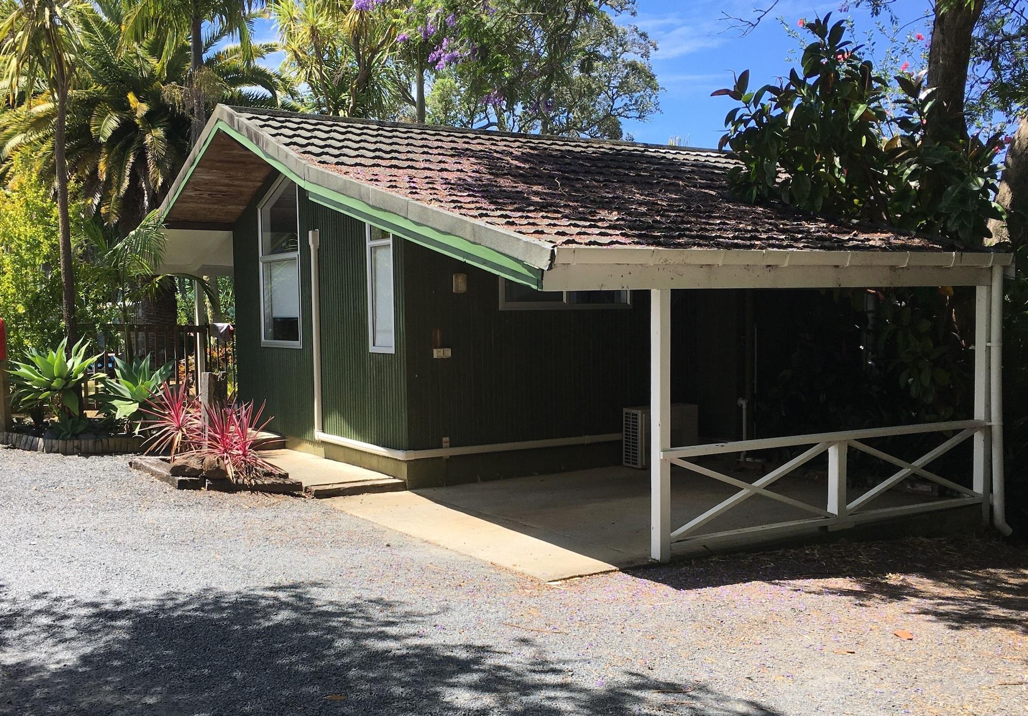 Vista Exterior Colonial House Motel
