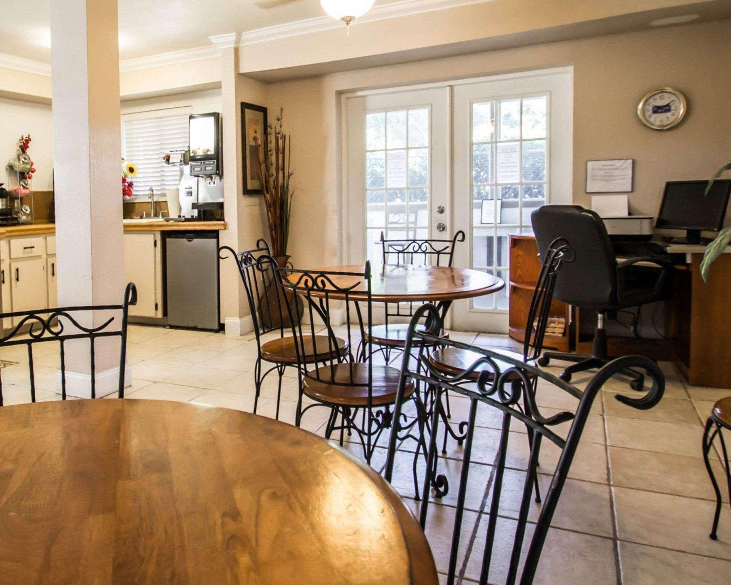 Restaurant Rodeway Inn Apopka