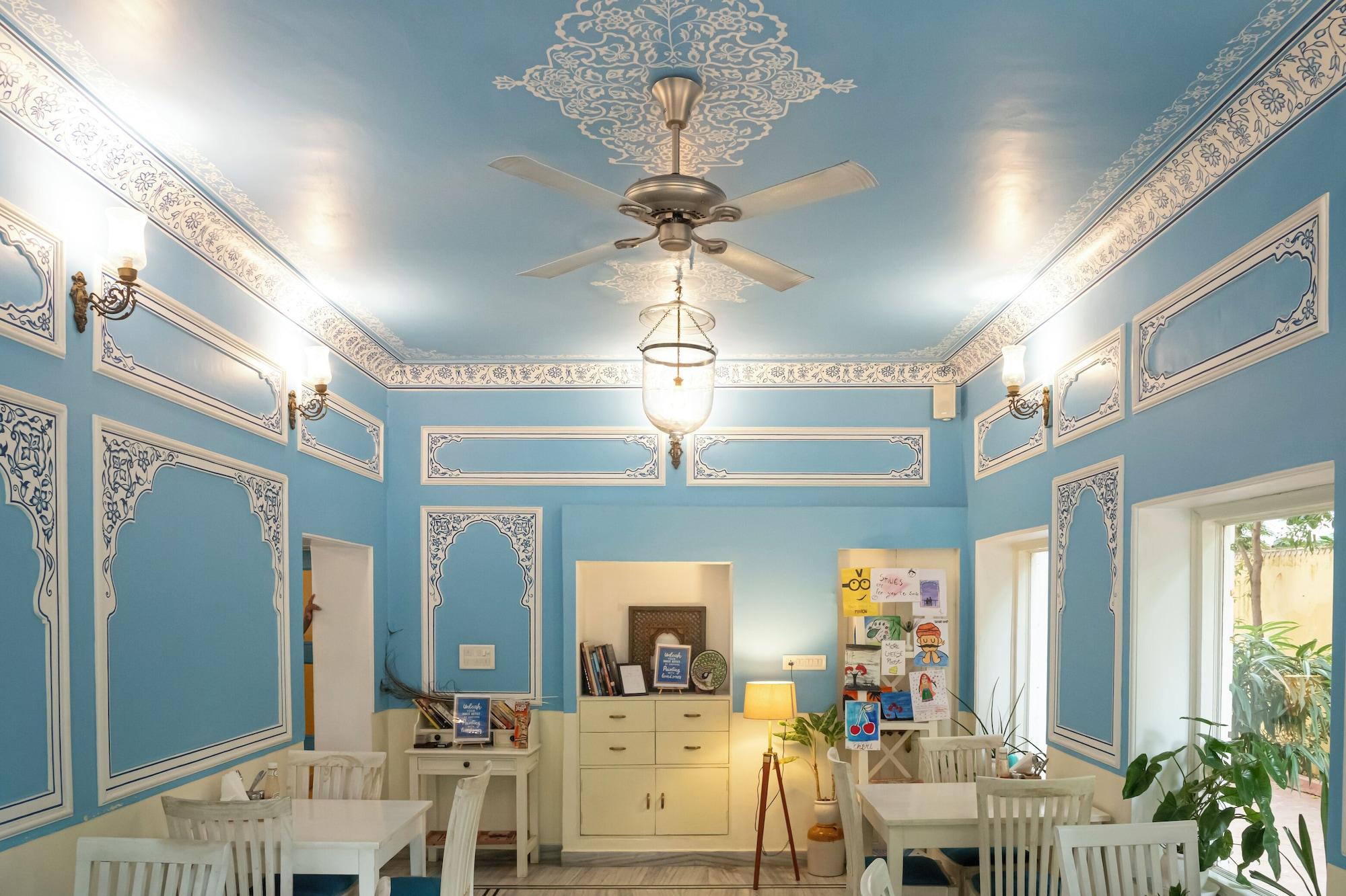 Bar/Salón Anuraag Villa