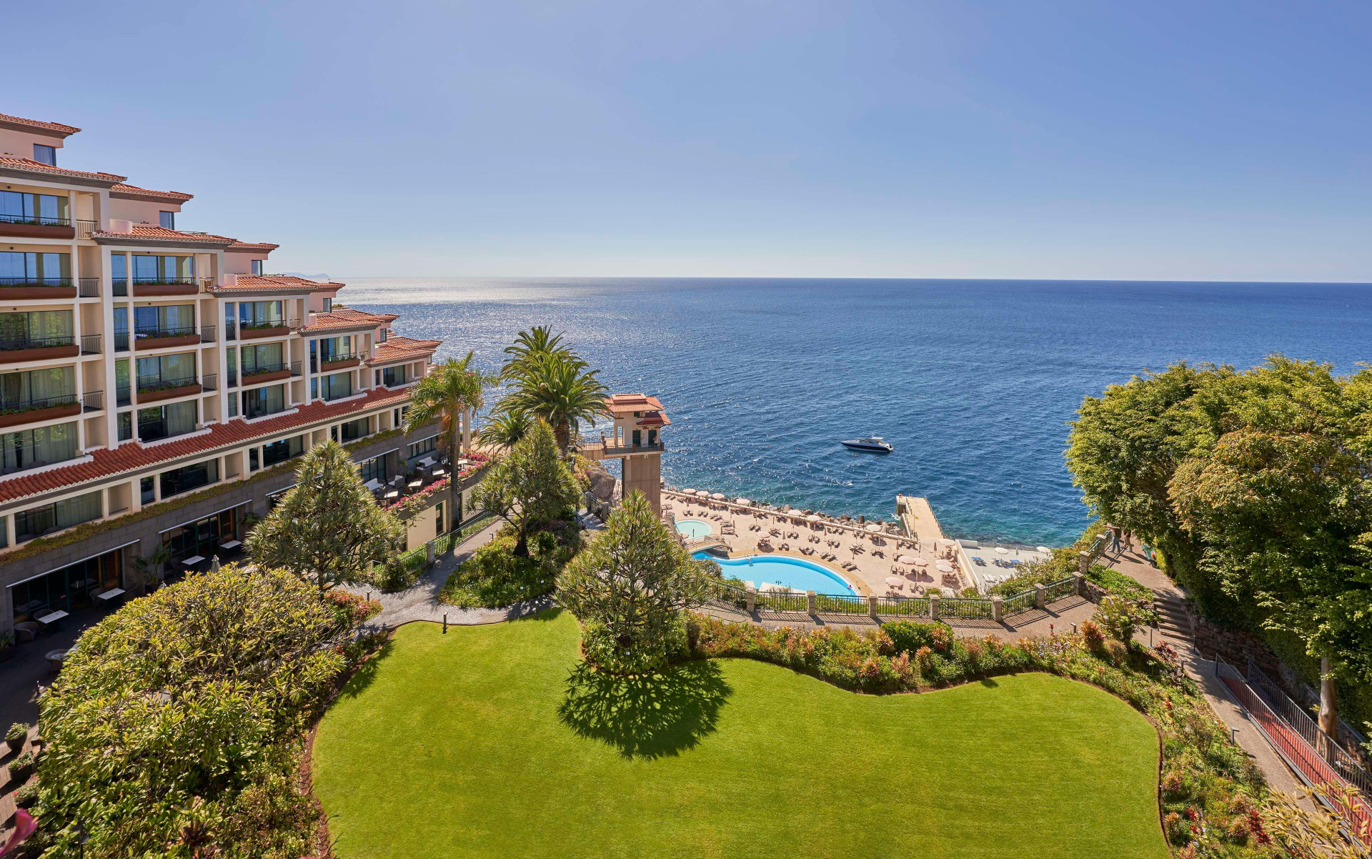 Vista Exterior The Cliff Bay, by PortoBay