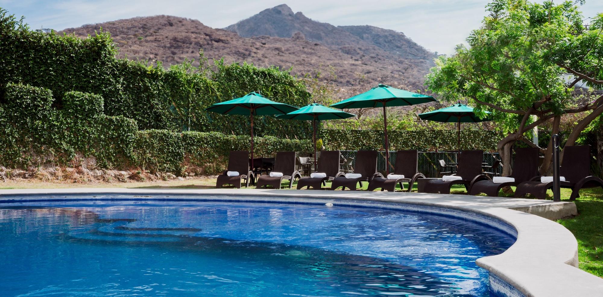 Vista Piscina Hotel SI Chapala