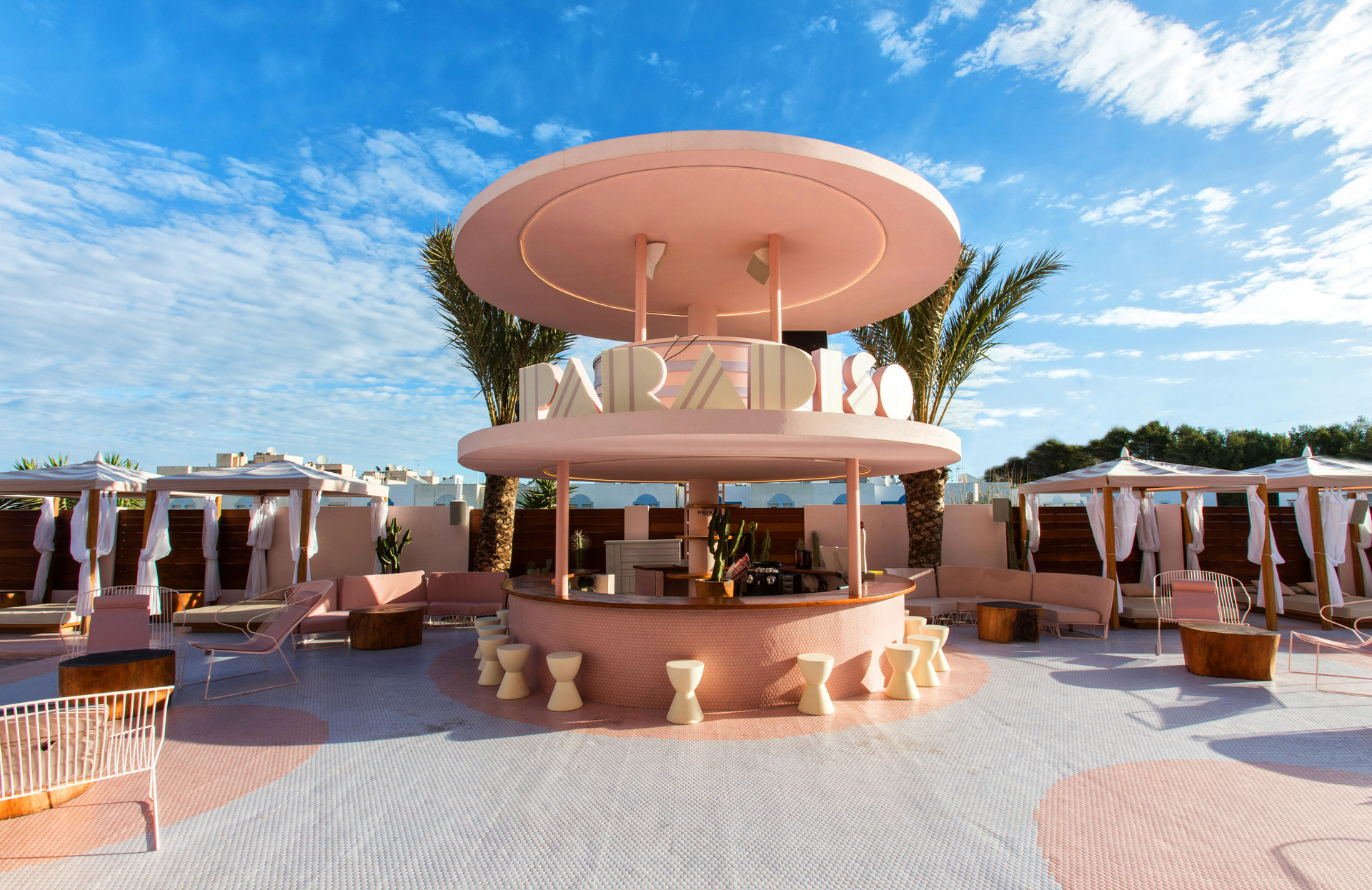 Vista Exterior Paradiso Art Hotel