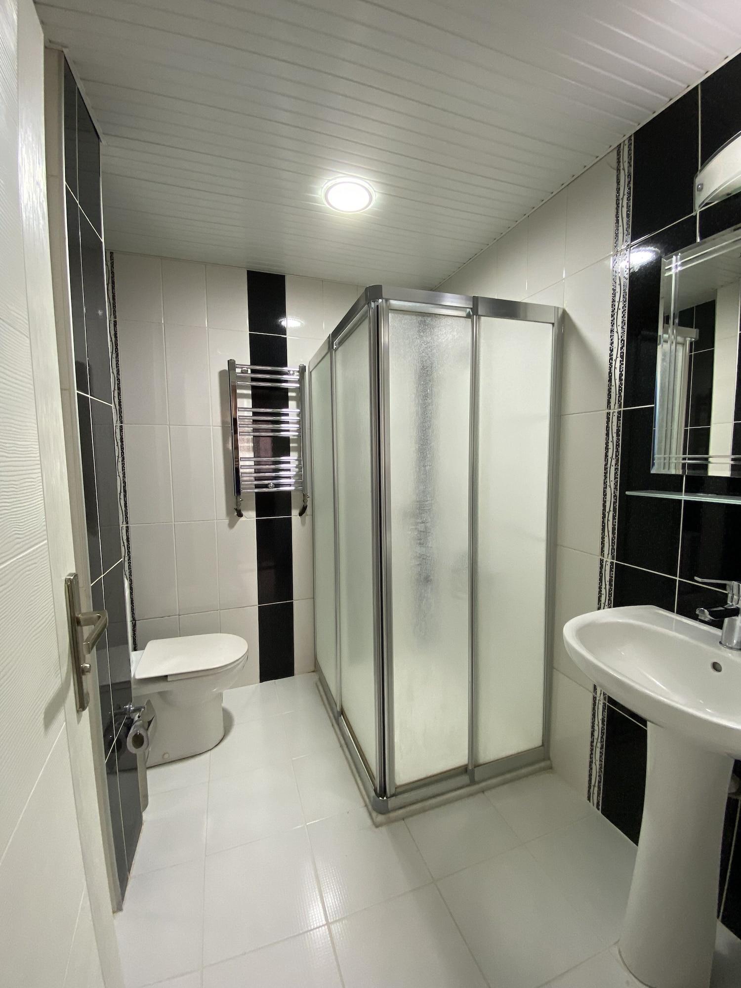 Equipamiento de Habitación Otel King