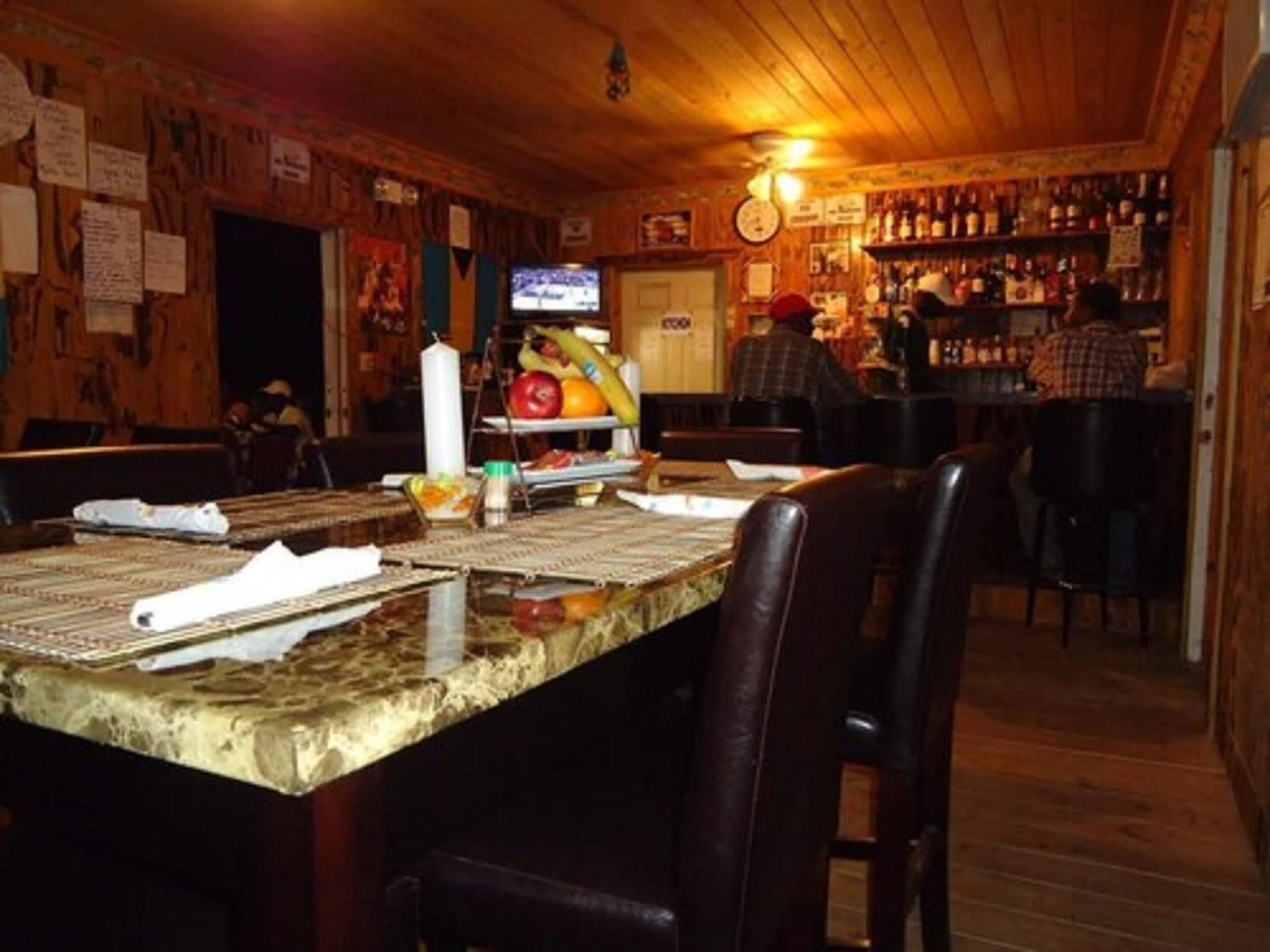 Bar/Salón Orange Creek Inn