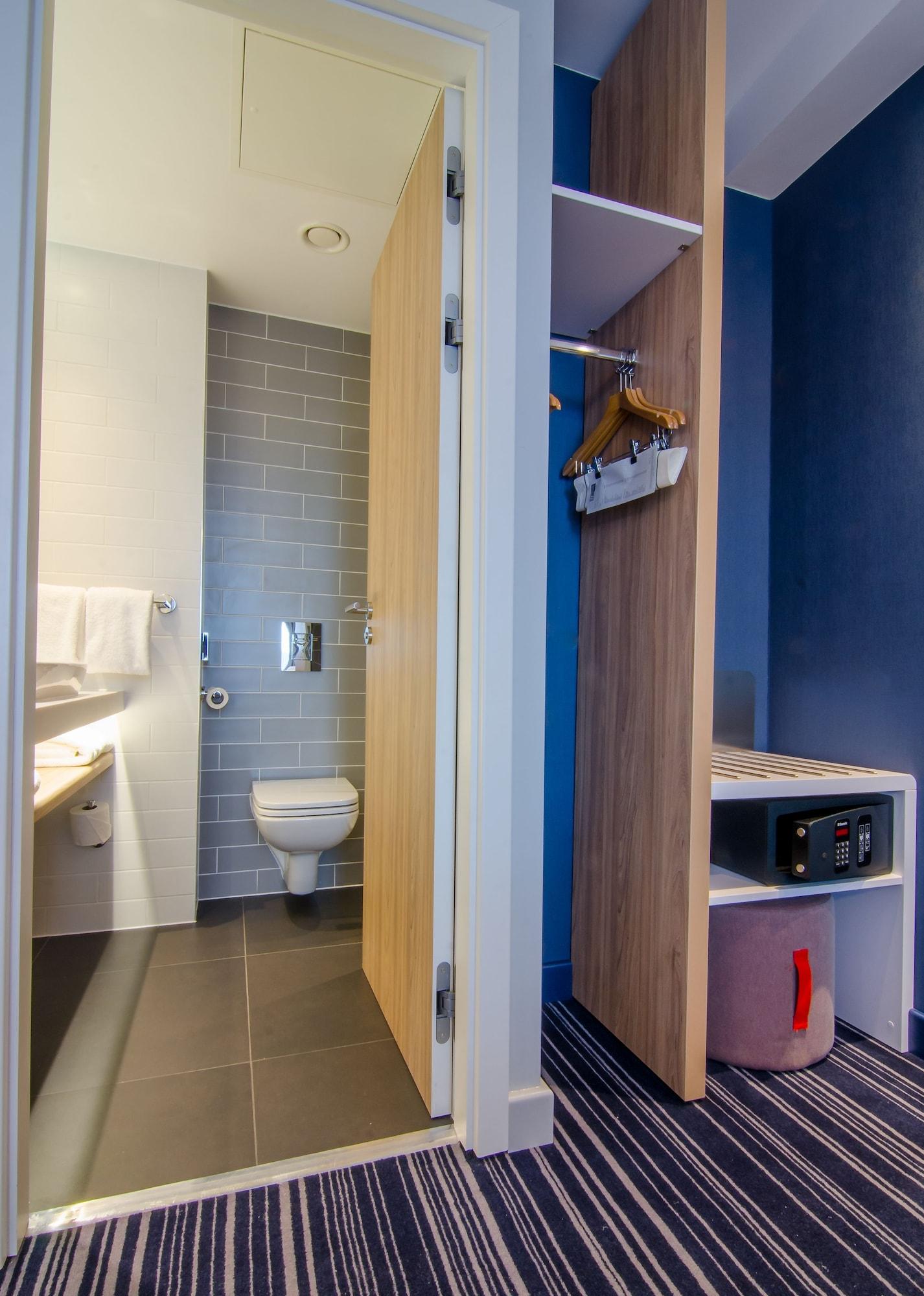 Set de Habitación Holiday Inn Express London - Ealing by IHG