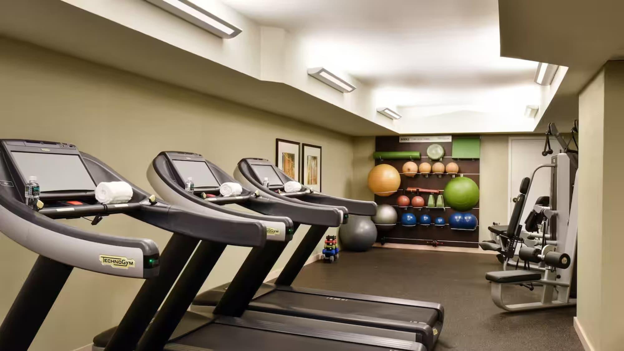 Gimnasio Ka Laʻi Waikiki Beach, LXR Hotels & Resorts