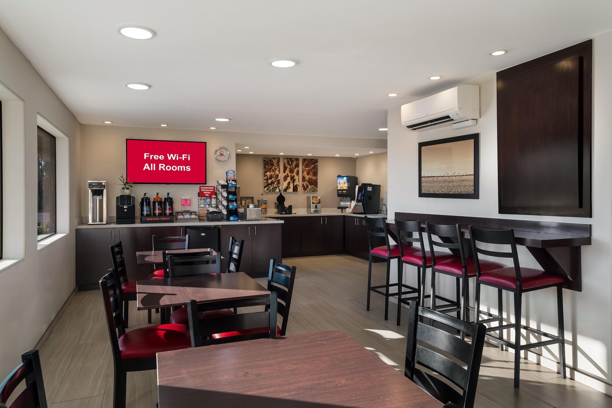 Restaurant Red Roof Inn Stockton