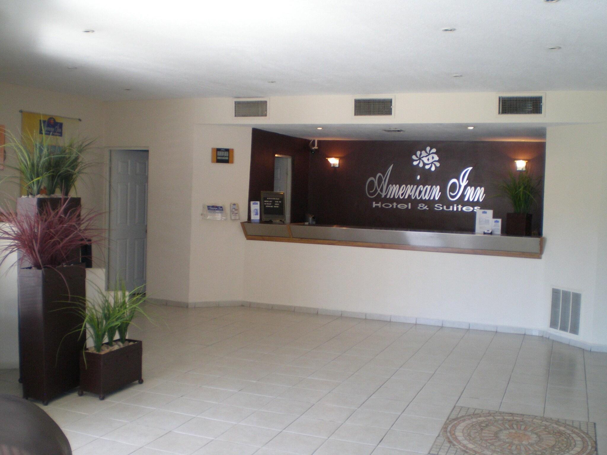 Vista Lobby American Inn Hotel & Suites Hidalgo del Parral