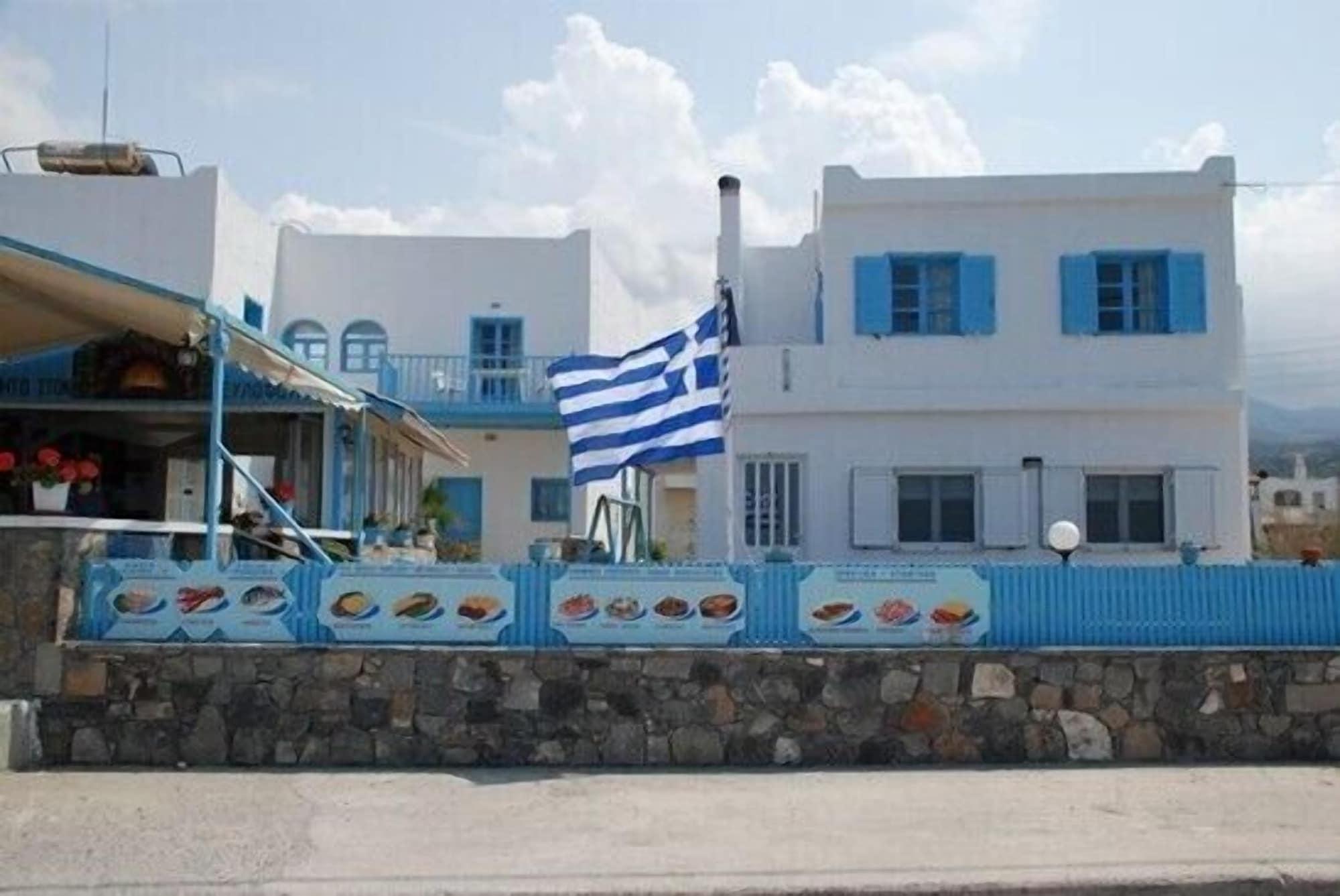 Vista Exterior Socrates Seaside Apartments