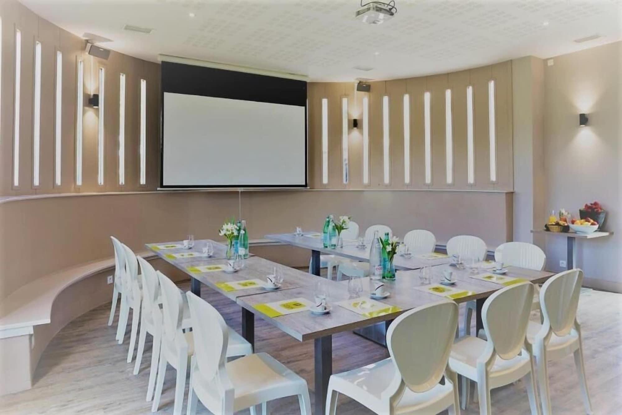 Sala de Reuniones L'Auberge de Larressingle
