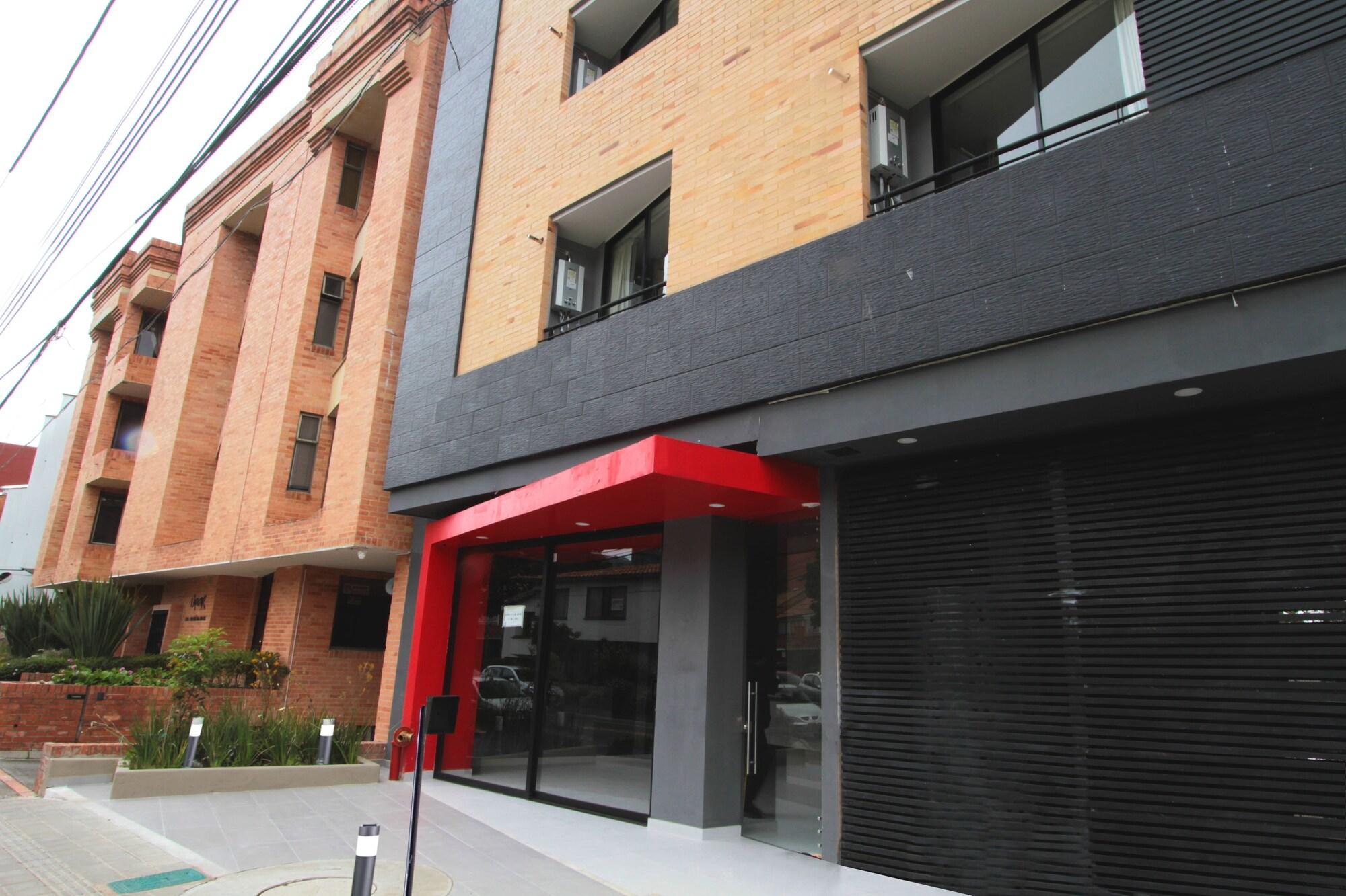 Vista Exterior GIO Suites Bogota