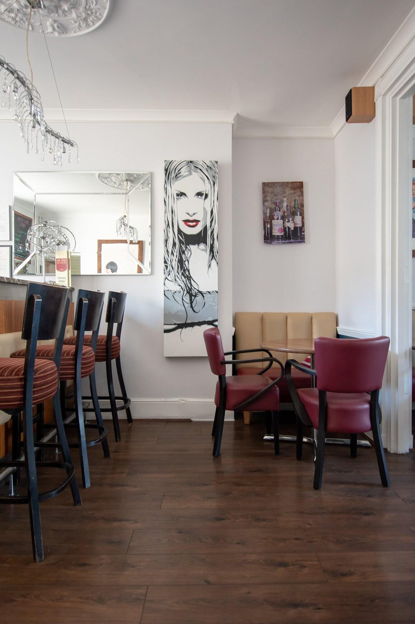 Bar/Salón New Steine