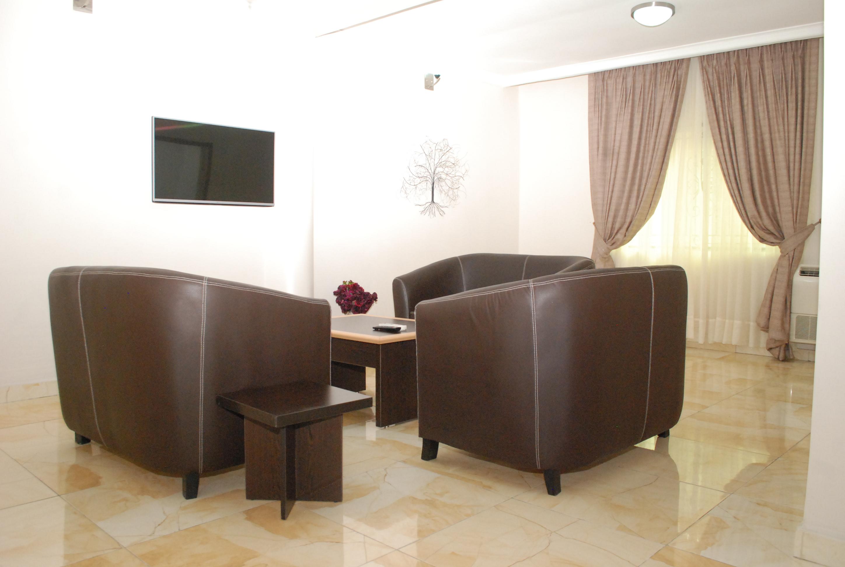 Governor's Apartments Best Day