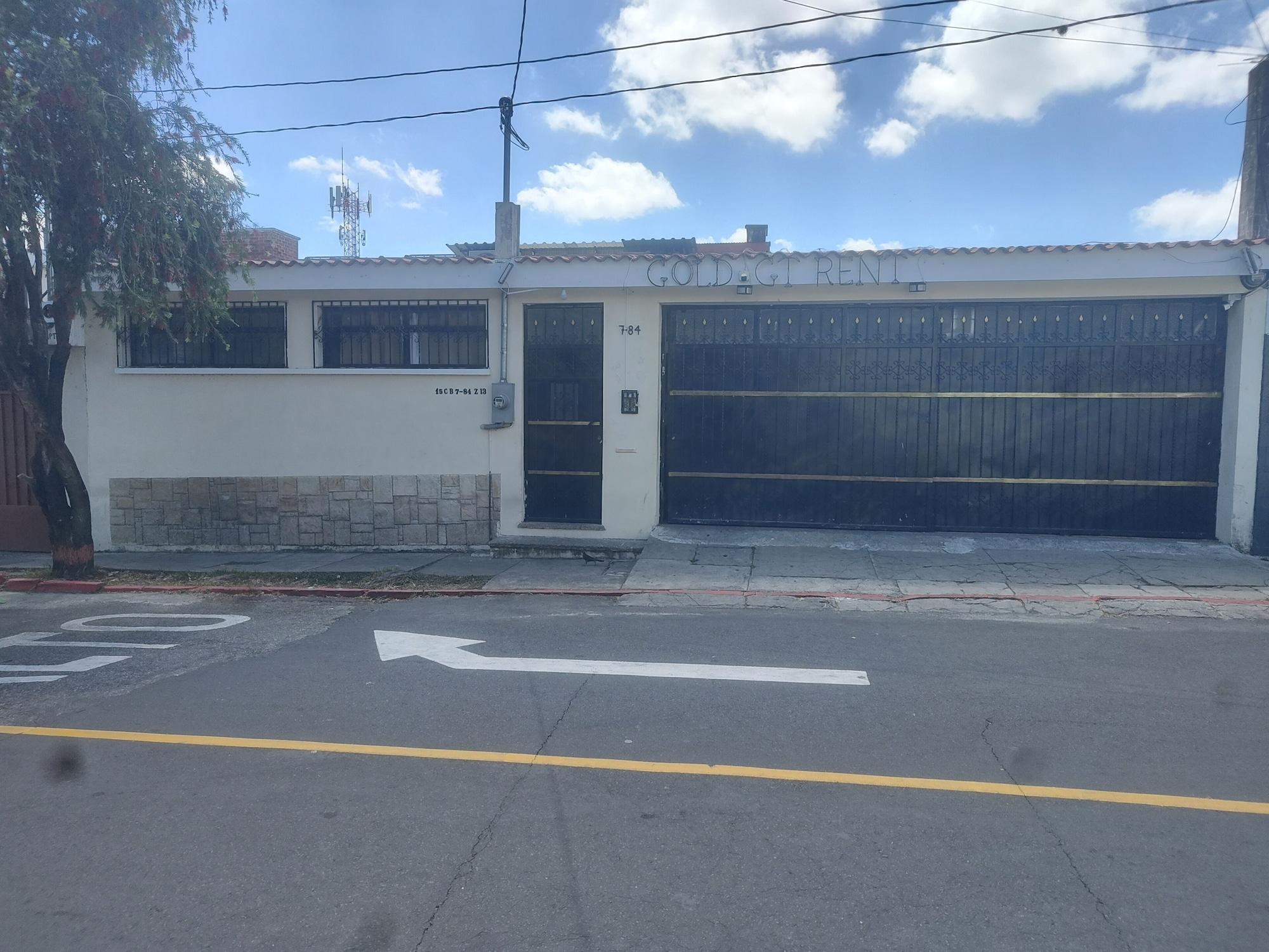 Vista Exterior Gold House