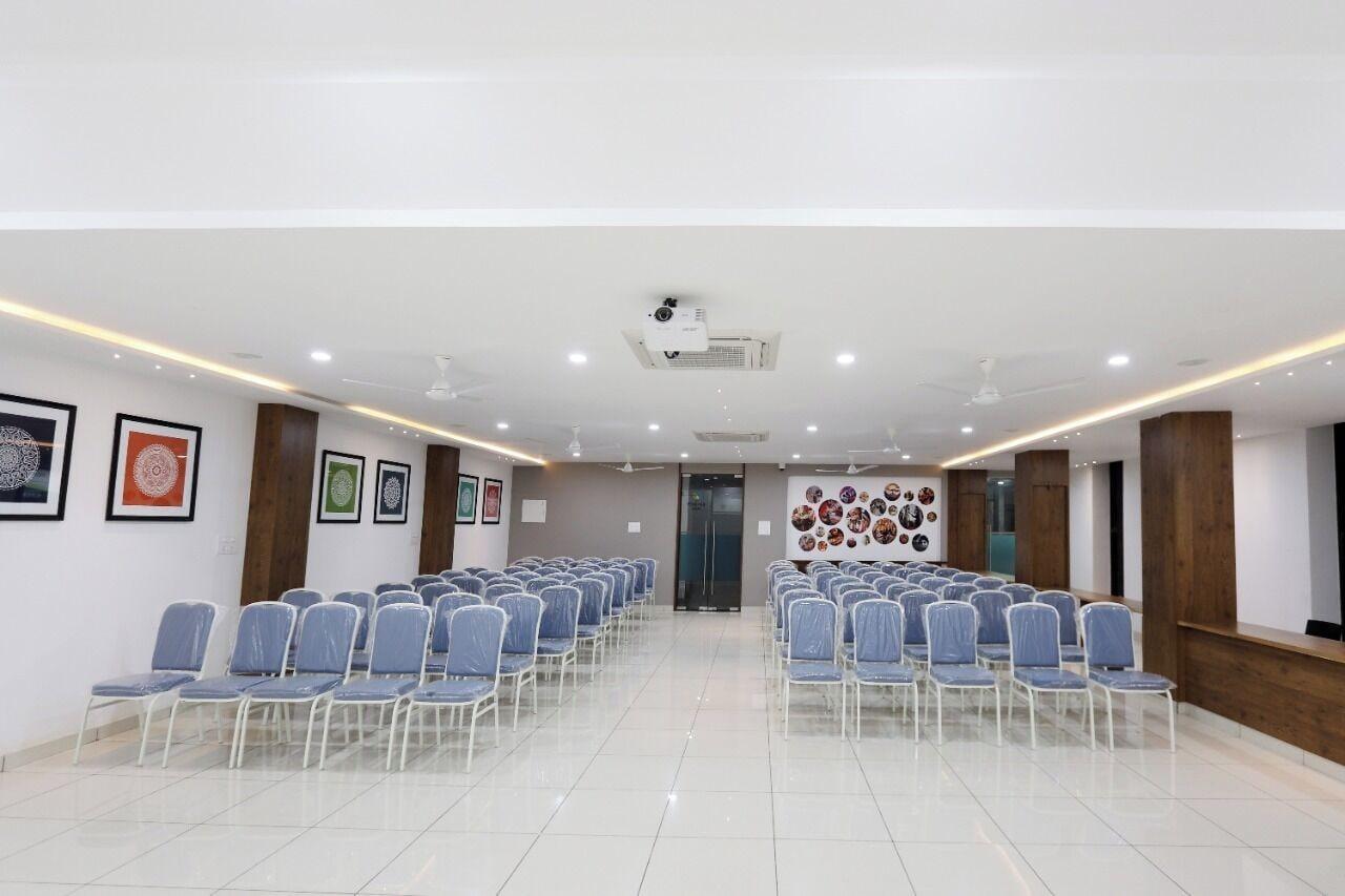 Salón de Baile Kranti Inn